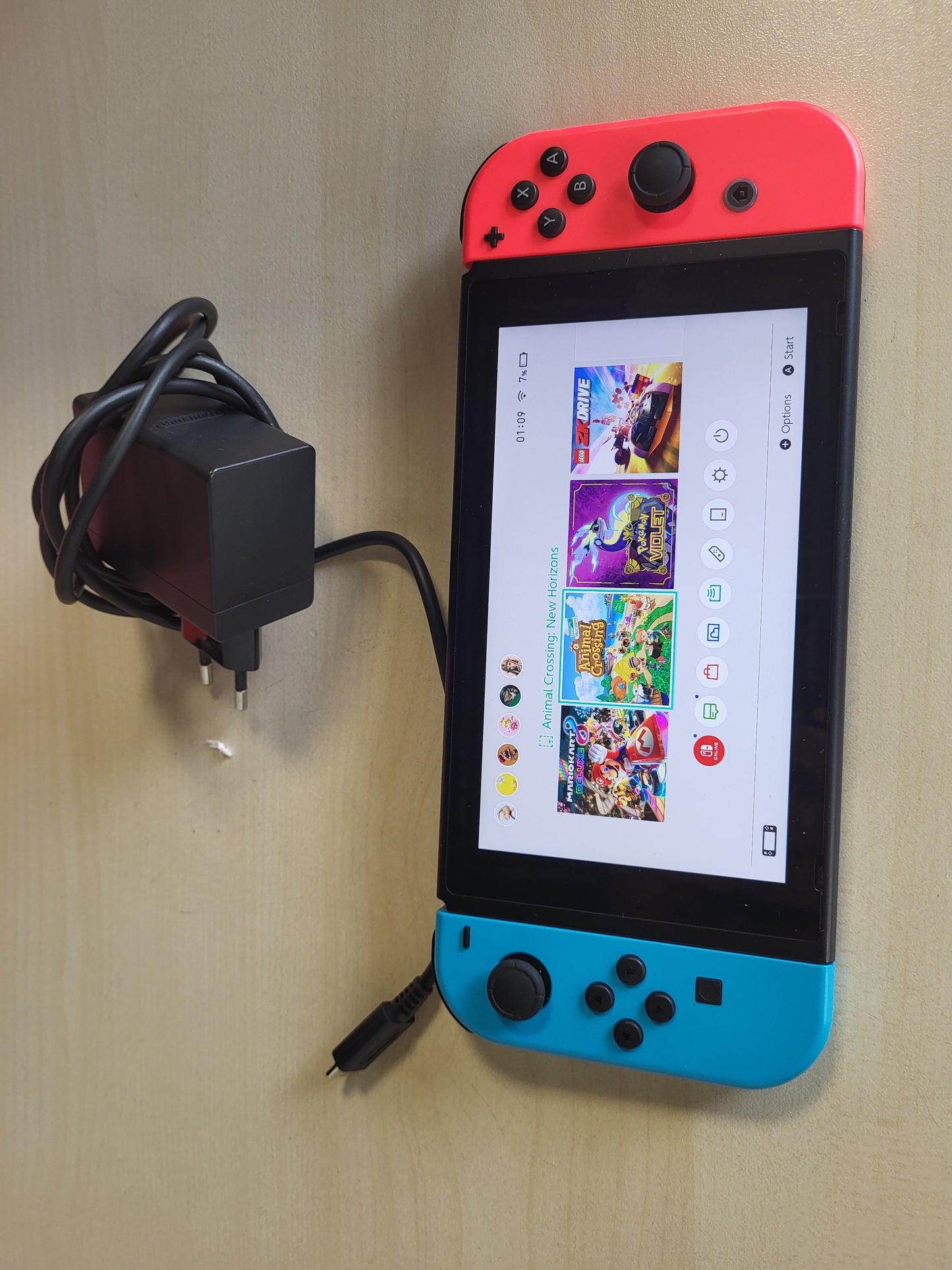 267554 - NINTENDO KONSOLA SWITCH, Ngjyrë Blu Neoni dhe të Kuqe Neoni Joy-Cons