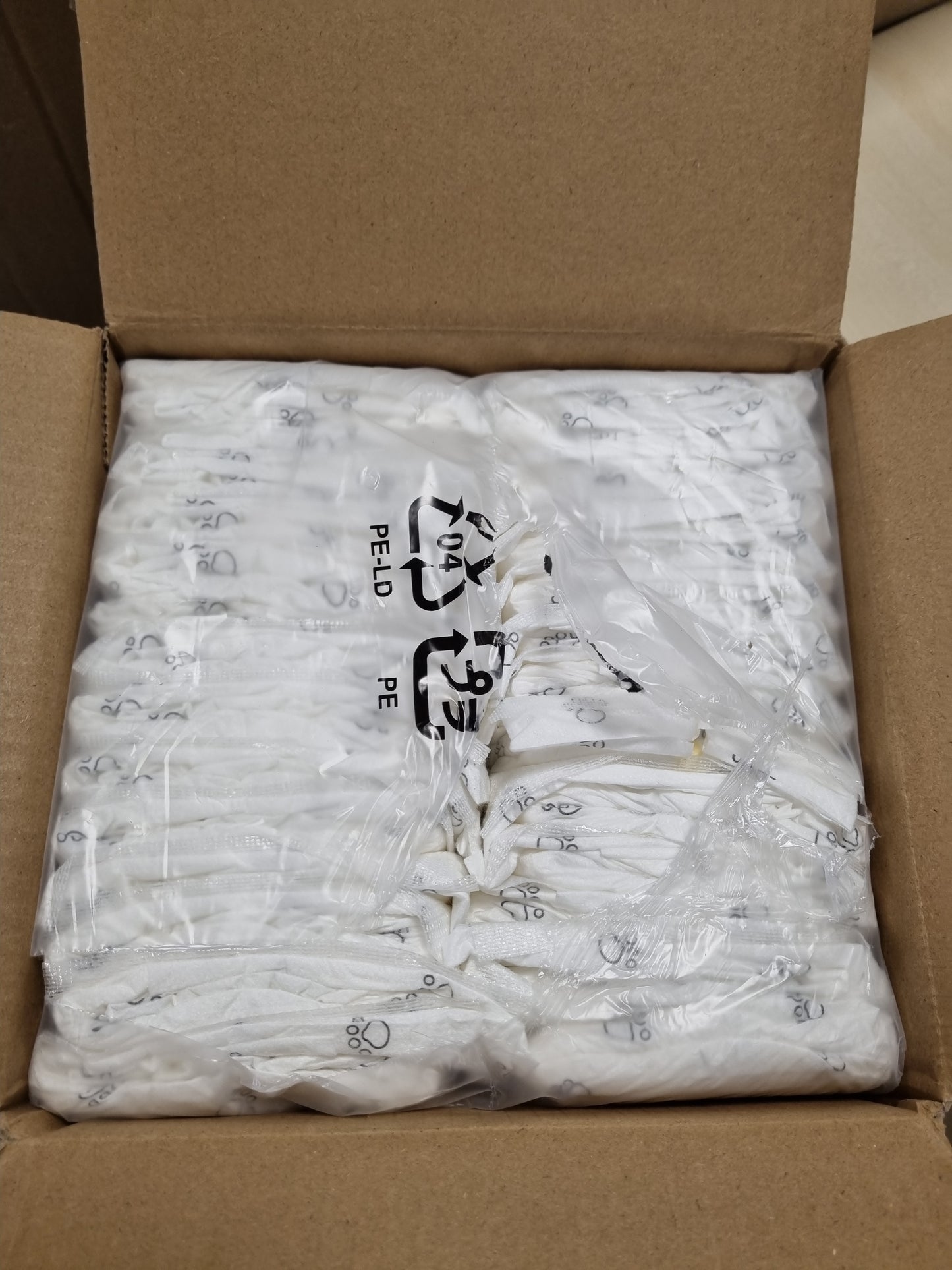 215316 - AMAZON BASICS Pelena për qen meshkuj, XS, pako me 30 copë