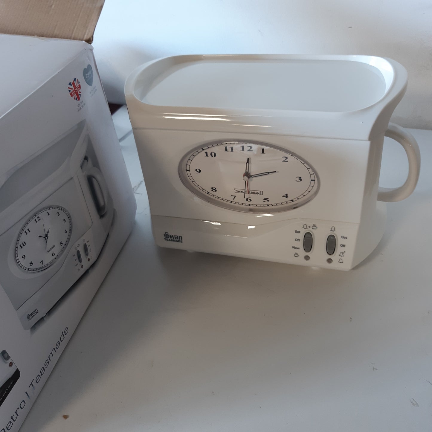 217181 - Swan Çaj STM201N Vintage, 600ml, 850W, e bardhë, me orë tradicionale dhe alarm