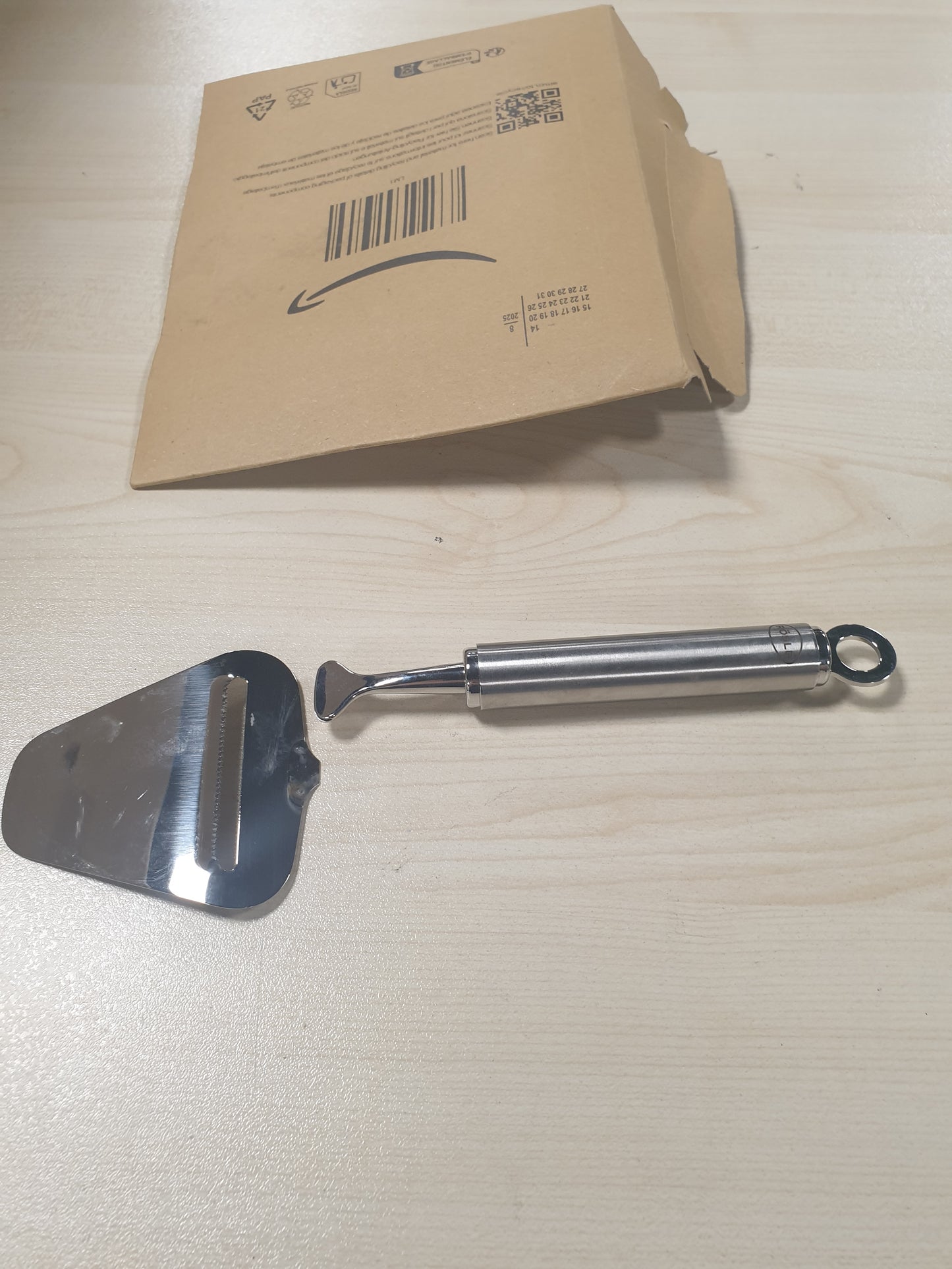 218362 - RÖSLE Prerës djathi, çelik inox 18/10, i përshtatshëm për lavastovilje, argjendi