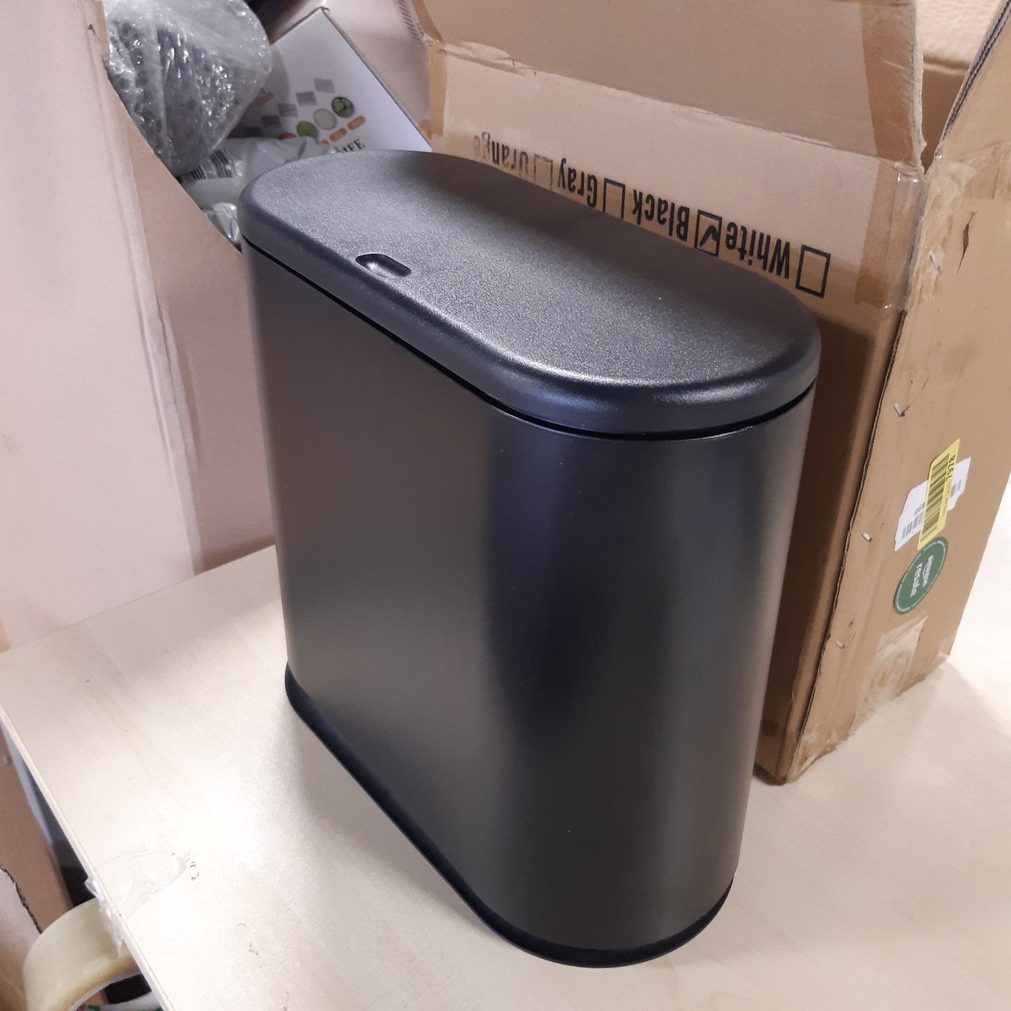 252846 - Sooyee Kosh plehrash drejtkëndor plastik, 10 litra me kapak, i zi