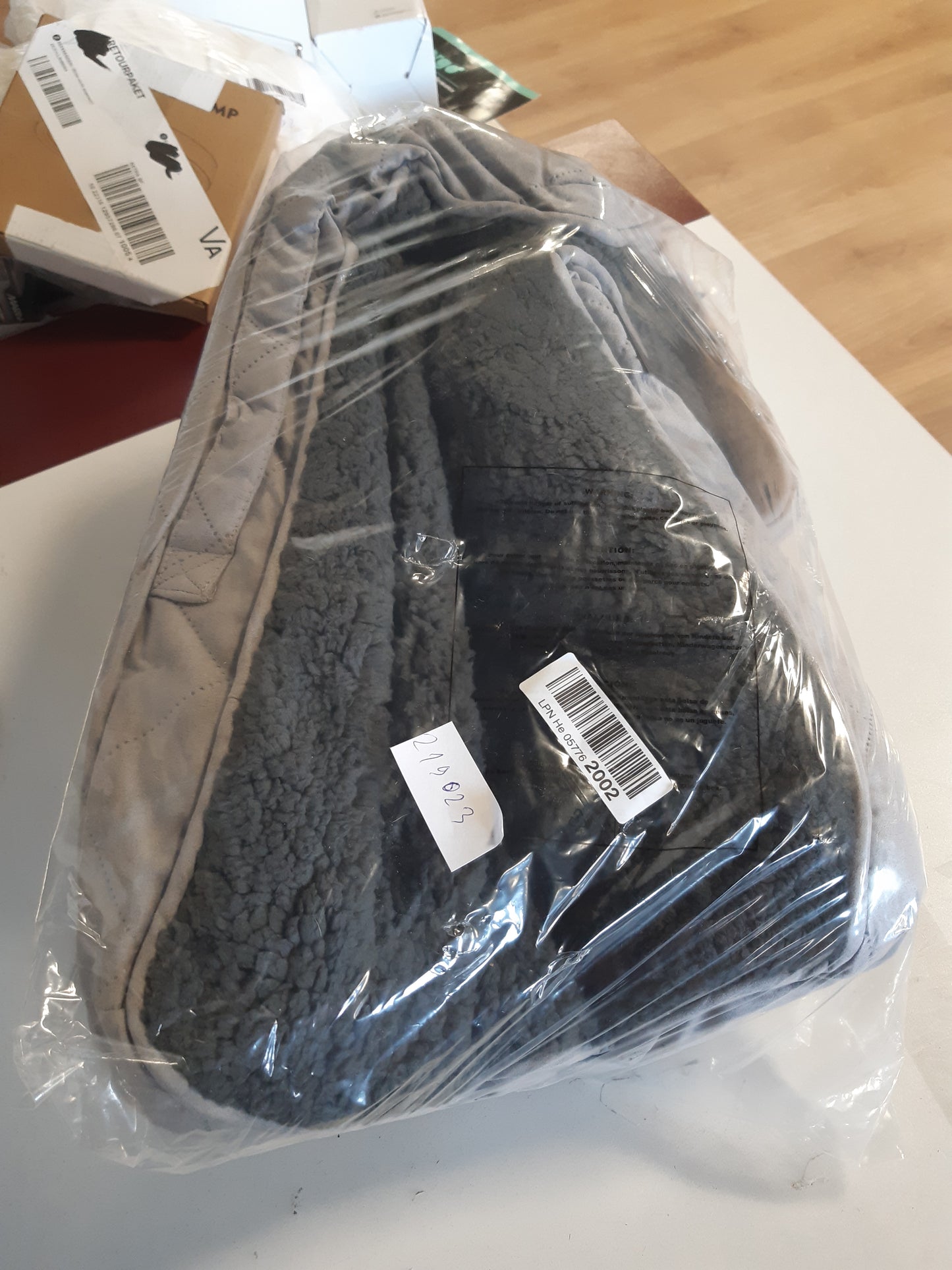 219023 - LIONTO - Krevat ortopedik për qen, 60x40x8 cm, Jastëk i fortë prej pelushi i butë, Mbulesë e papërshkueshme nga uji, Gri