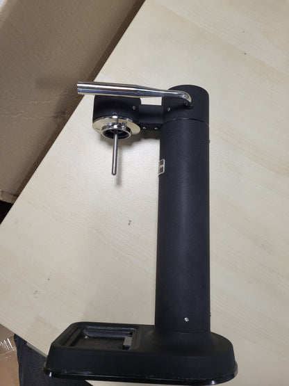 250040-AARKE Karbonator 3, karbonator uji prej çeliku inox, ngjyrë e zezë mat, shishe PET 1L pa BPA, prodhues uji të gazuar, i pajtueshëm me cilindra CO2 60L