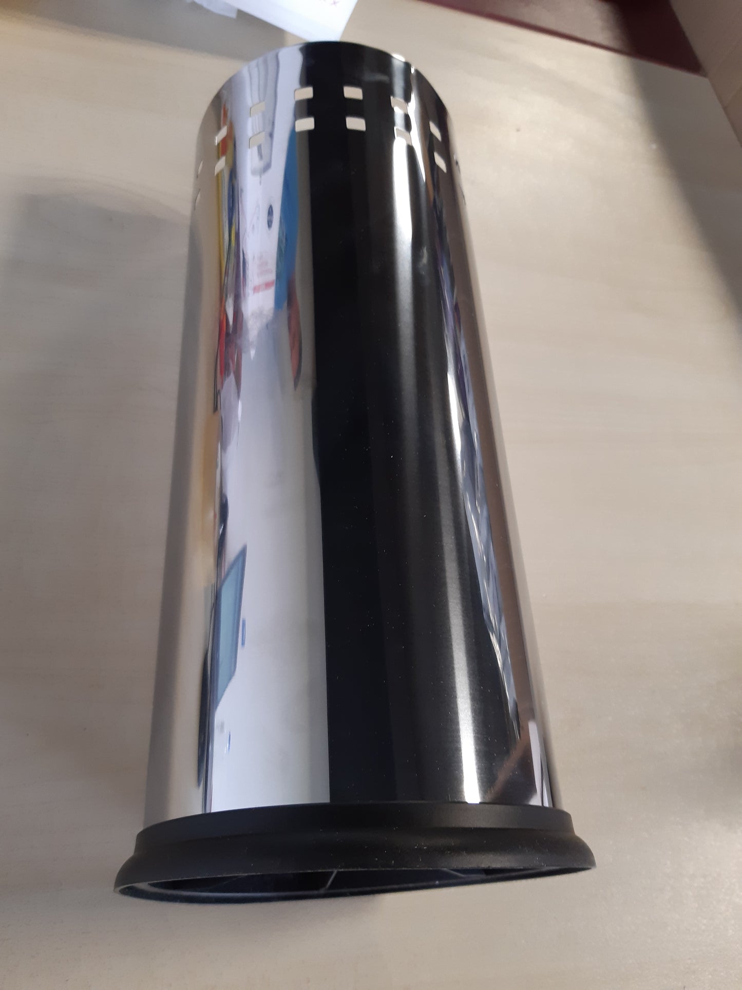 215333 - AXENTIA Mbajtëse letre higjienike për 3 rrotulla, çelik inox, 15 x 38 cm