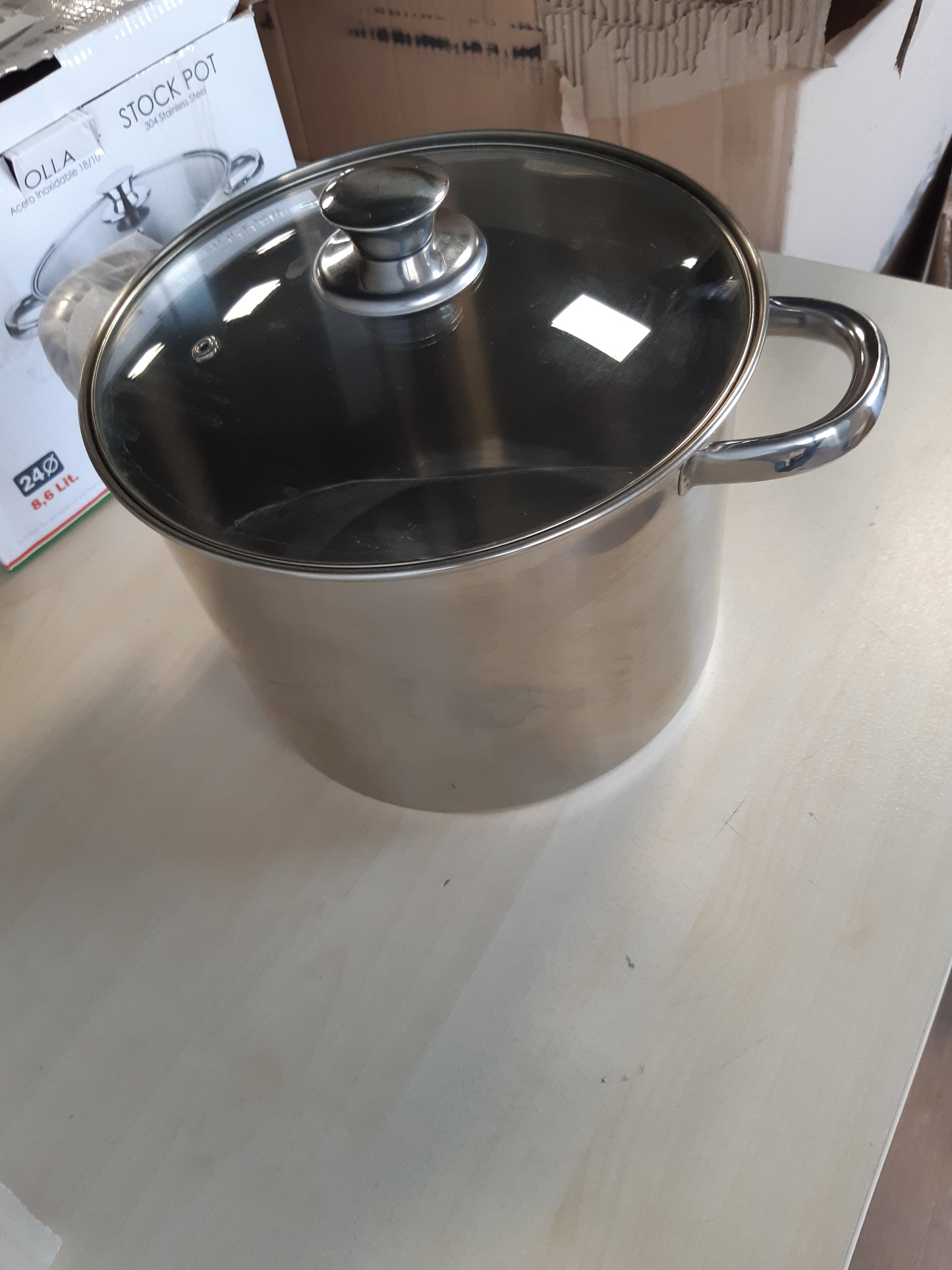214448 - VIER Tenxhere 24cm prej çeliku inox 18/10