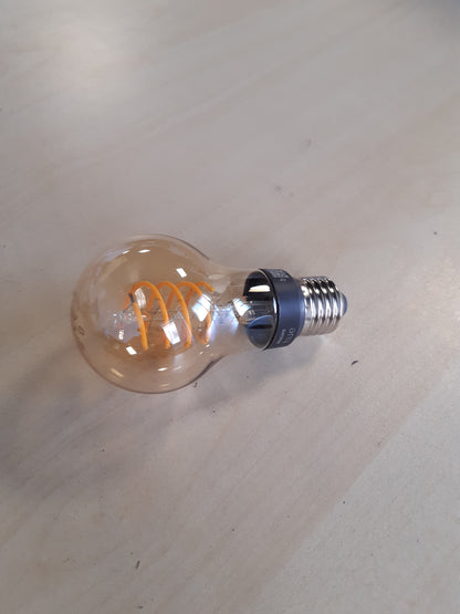 218703 - PHILIPS HUE Llambë filamenti klasike e bardhë, pajtueshme me Bluetooth, funksionon me Alexa, Google Assistant dhe Apple HomeKit