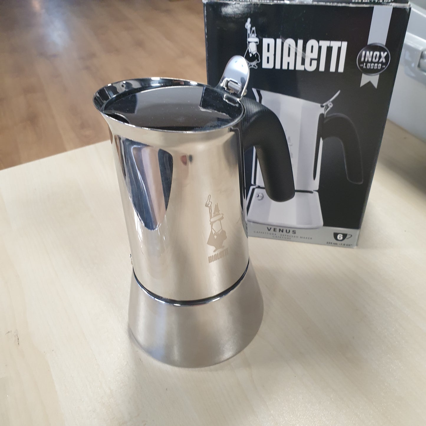 231684 - BIALETTI Makinë kafeje Venus me induksion për espresso, Pllakë gatimi çeliku inox, e përshtatshme për të gjitha burimet e nxehtësisë, Kapacitet 6 gota, Alumini, 235 ml, Argjendi