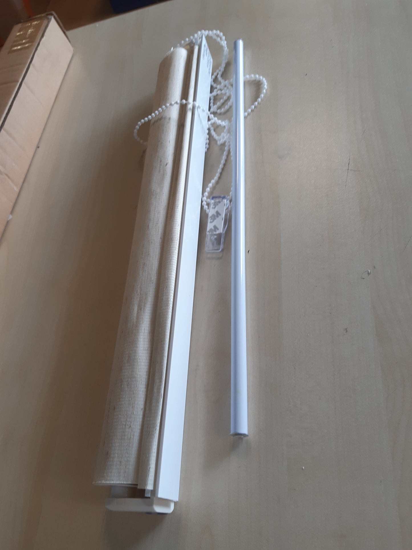 175632 - K-HOME - Perde Dyfishtë Ruluese 'Madrid' me Kapëse, Ngjyrë Bezhë, Masa 50 x 200 cm, Pa Nevojë për Shpim, Modeli 517732-29