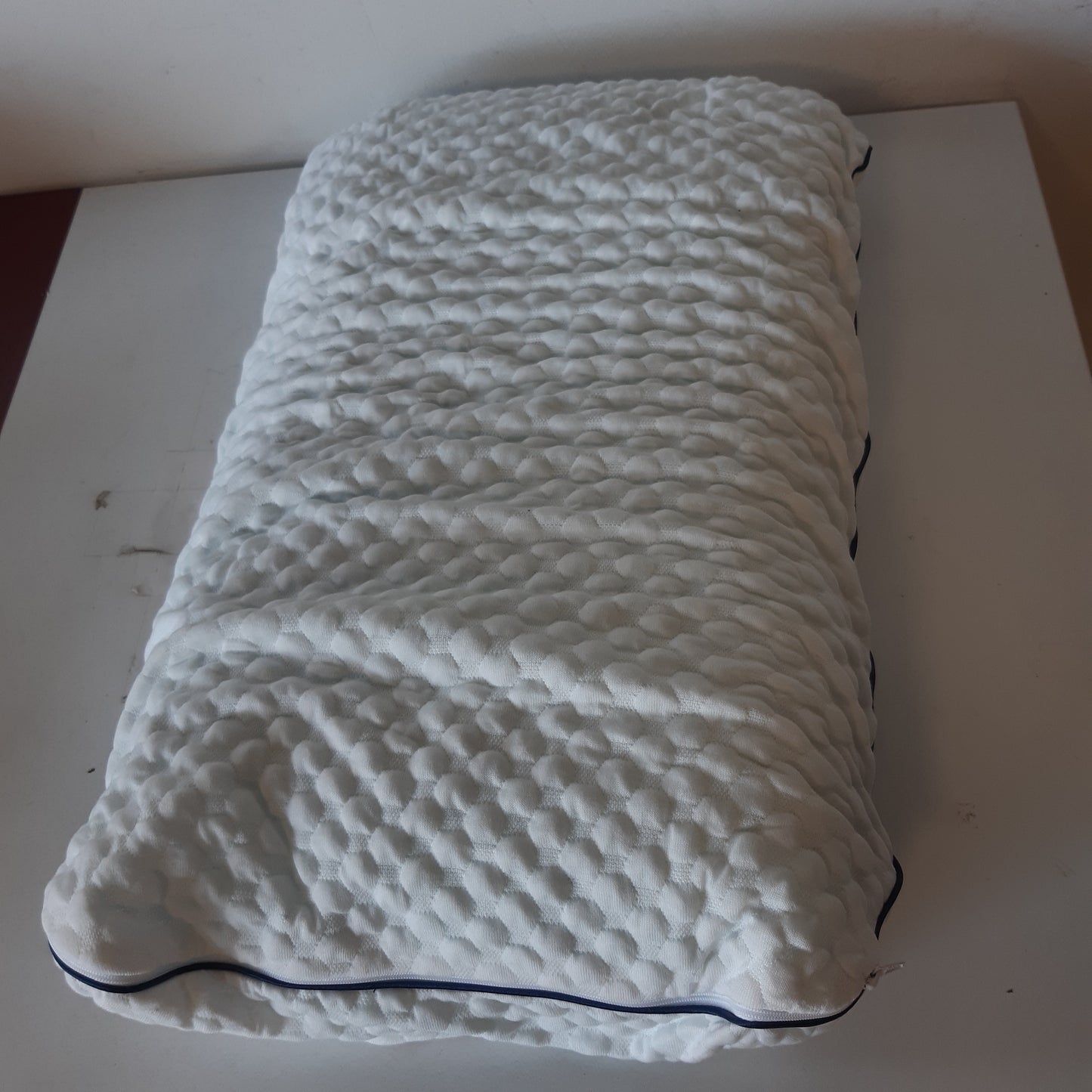 227094 - LUCID Jastëk Viskoelastik 70 cm me Grimca Xheli – I Ajrosur dhe Ftohës – Mbulesë e Larëshme, 70 x 35 cm