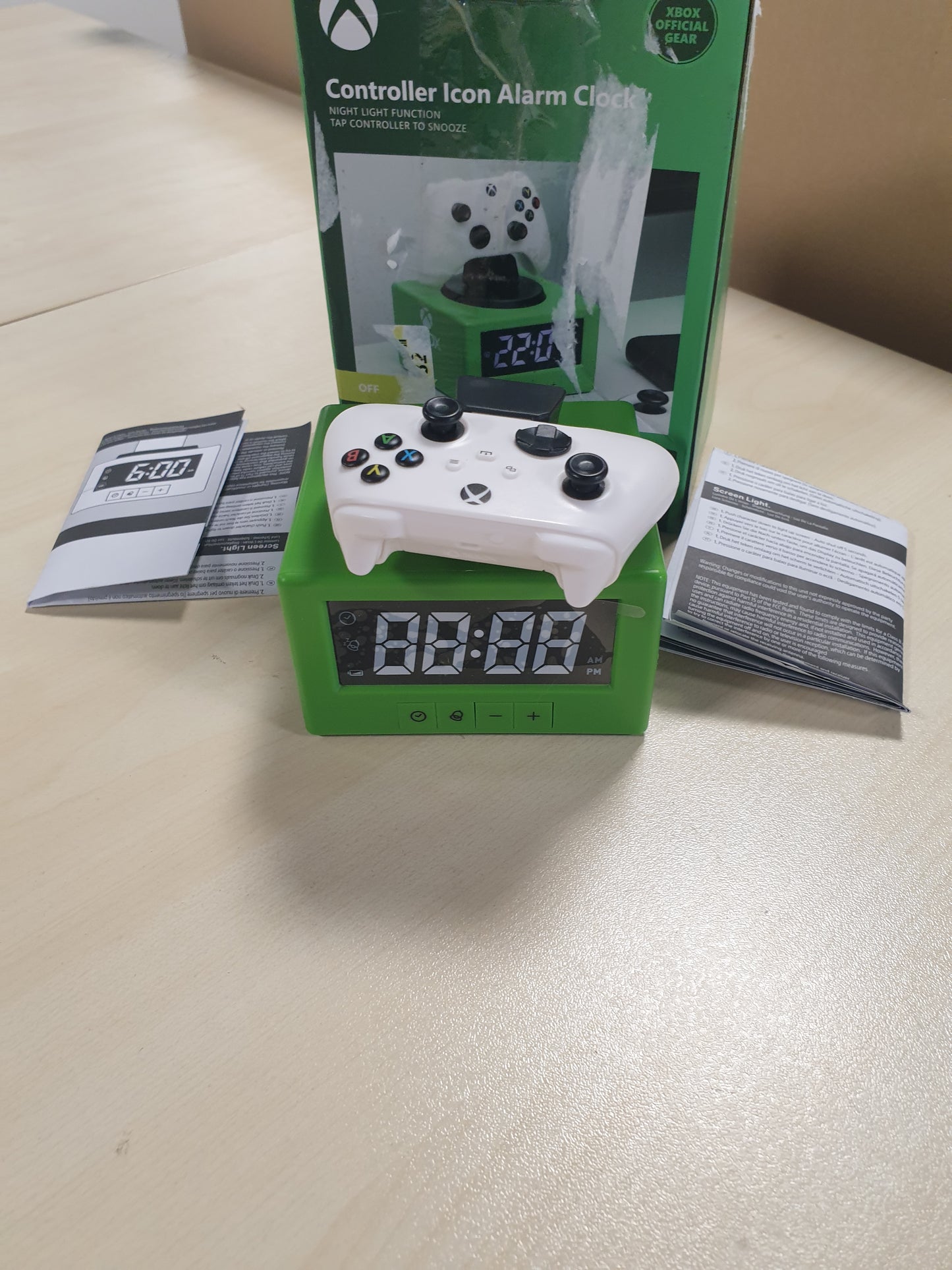 251489 - PALADONE Orë alarmi me kontrollues dixhital Xbox, funksion drite nate, dekorim zyrtar i lojërave dhe dhomës së gjumit