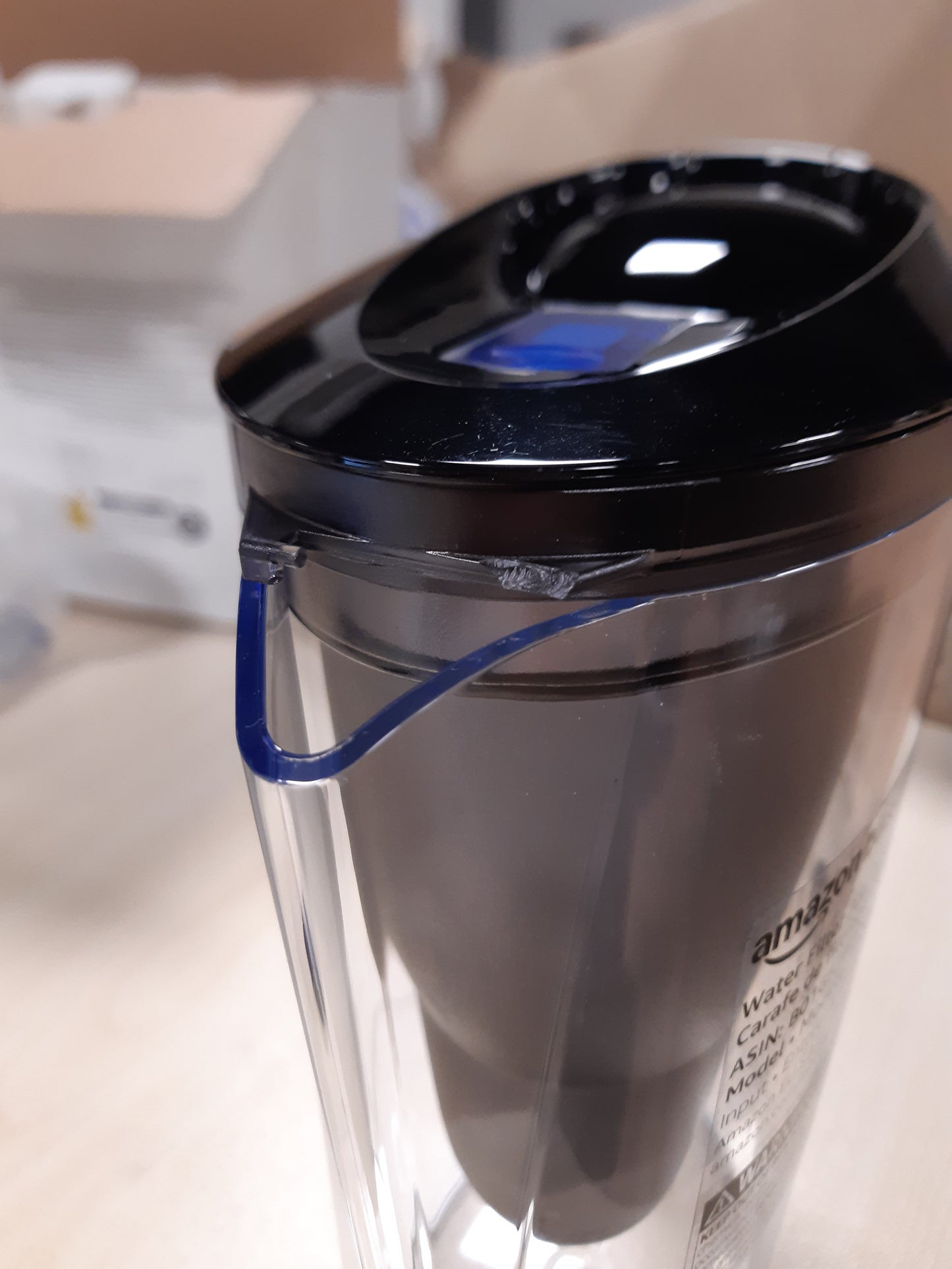 232835 - AMAZON BASICS Filtër uji 2.3 litra, i zi
