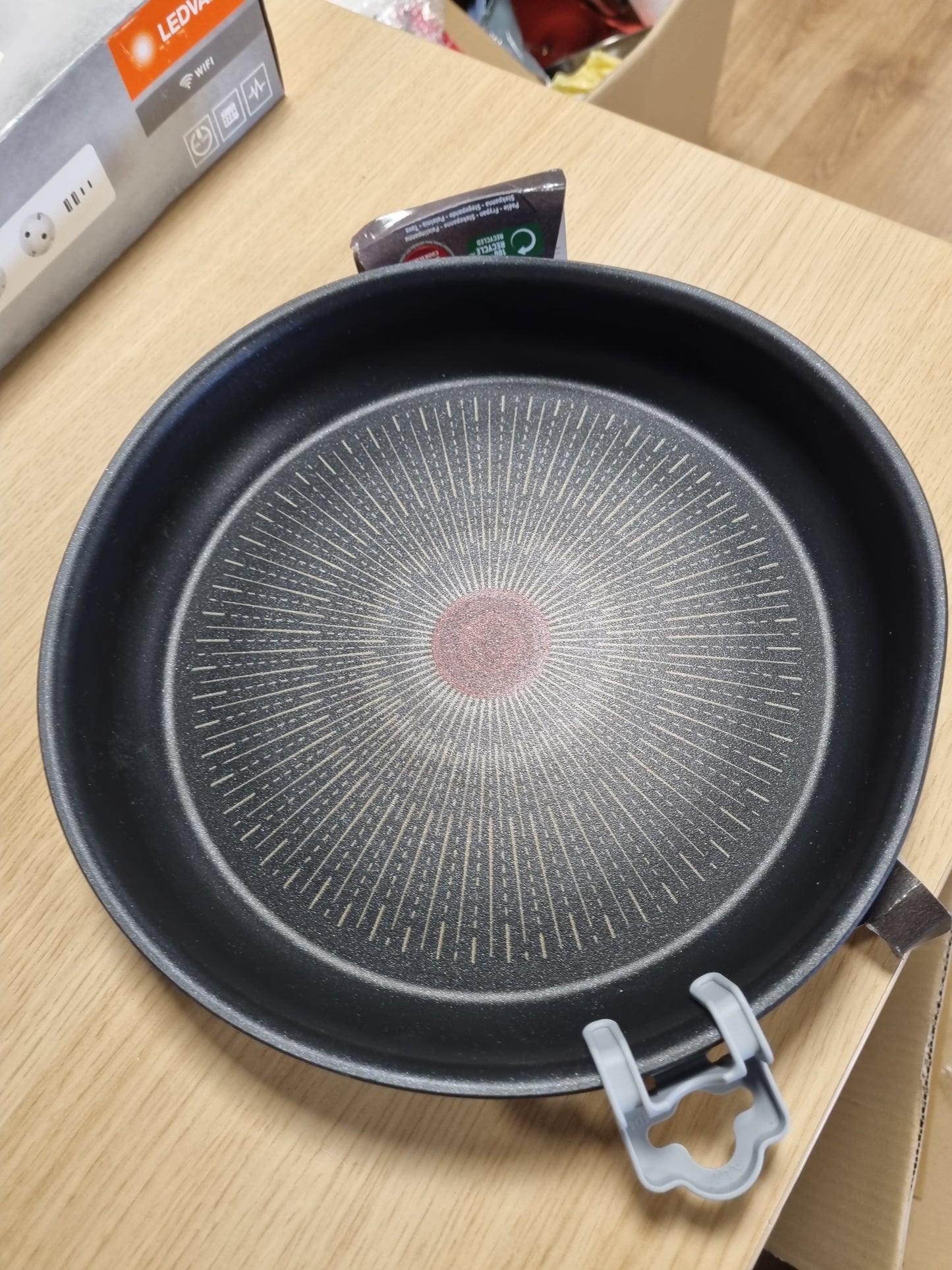 167499 - TIGAN TEFAL Ingenio 28 cm, i Pajtueshëm me Induksion, me Shtresë Jo Ngjitëse, Tregues Fillimi Gatimi, i Stivueshëm, i Sigurt për Lavastovilje, Prodhuar në Francë, Rezistent ndaj Mjedisit, Modeli L3970603