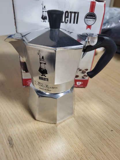 223314 - BIALETTI Moka Express Makina e kafesë Espresso, 3 gota (130ml), alumini, argjendi