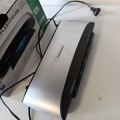 267939 - FELLOWES Laminator Spectra A4, Qese laminimi 80-125 mikronë, Pa bllokim, Ndalesë automatike, 30 cm/min, Model 5737801