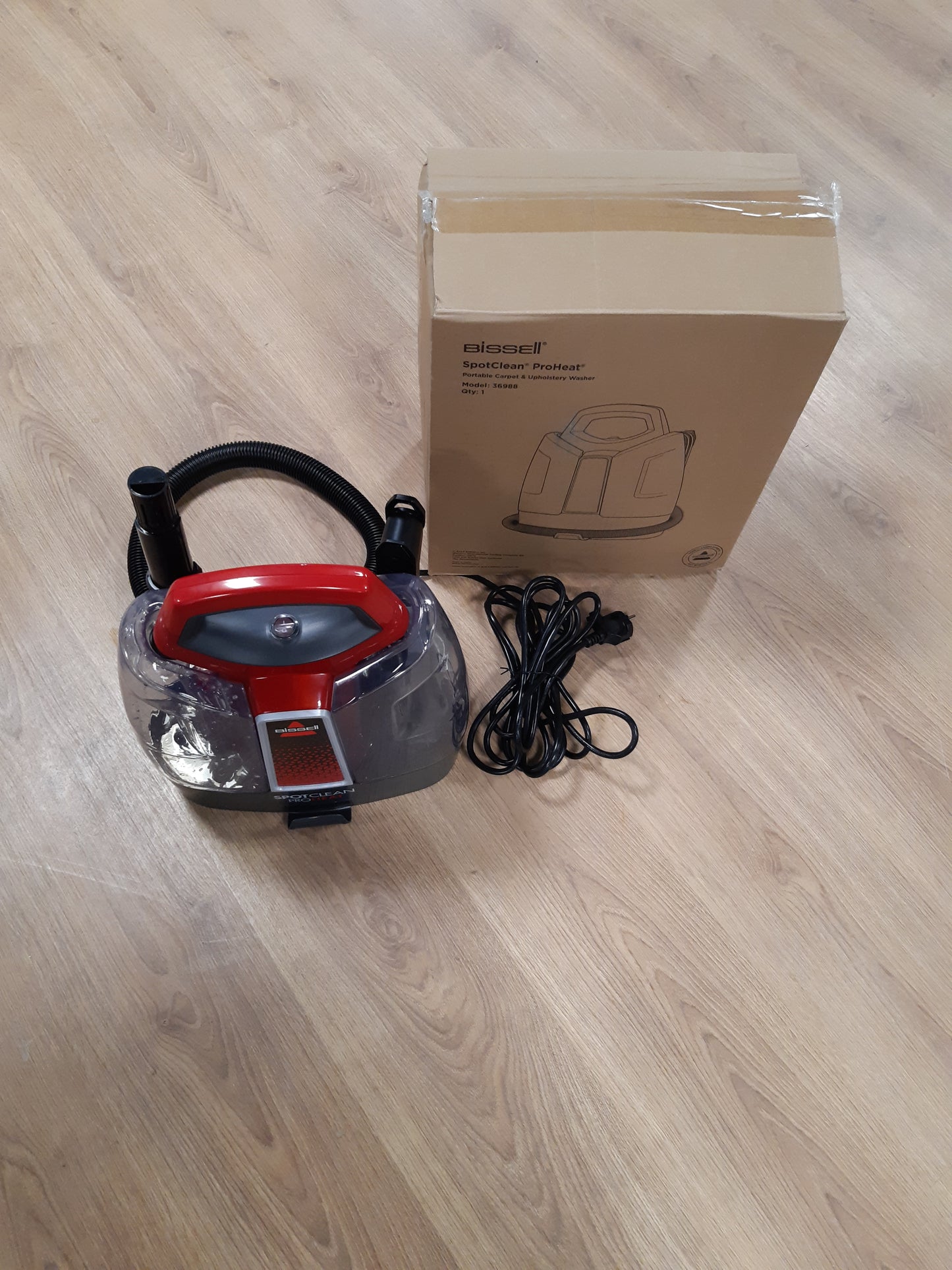 118200 - BISSELL SpotClean ProHeat, Pastrues për Qilima dhe Njolla me Teknologji HeatWave, Përdorim për Makina, Divane, Qilima, Dyshekë dhe Më Shumë, Fuqia e Motorit 330W, Modeli 36988