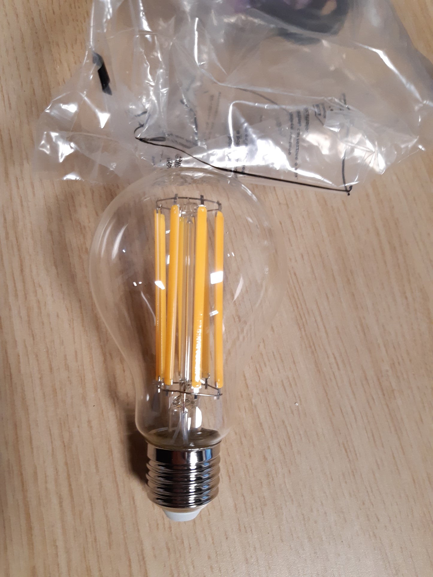 242717 - Philips Llambë LED 17-150W E27 e Bardhë e Ngrohtë