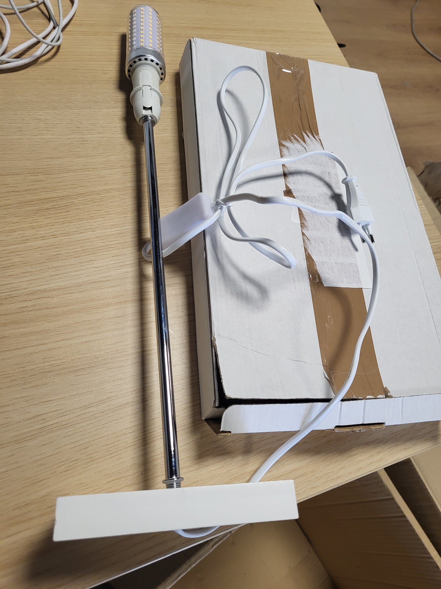 246270 - YLL KRISHTLINDJESH I NDRICUAR NË KËMBË, LLAMBË LETRE 3D, 50 CM, 25W LED E14, E BARDHË, PËR DEKORIM KRISHTLINDJESH