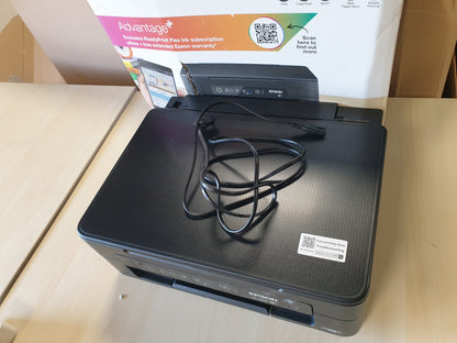 126441 - EPSON Printer Expression Home XP-2200, Multifunksional 3-në-1: Skaner/A4 Fotokopjues, Inkjet me Ngjyra, Wi-Fi Direct, Kartuça të Veçantë, Ultra Kompakt