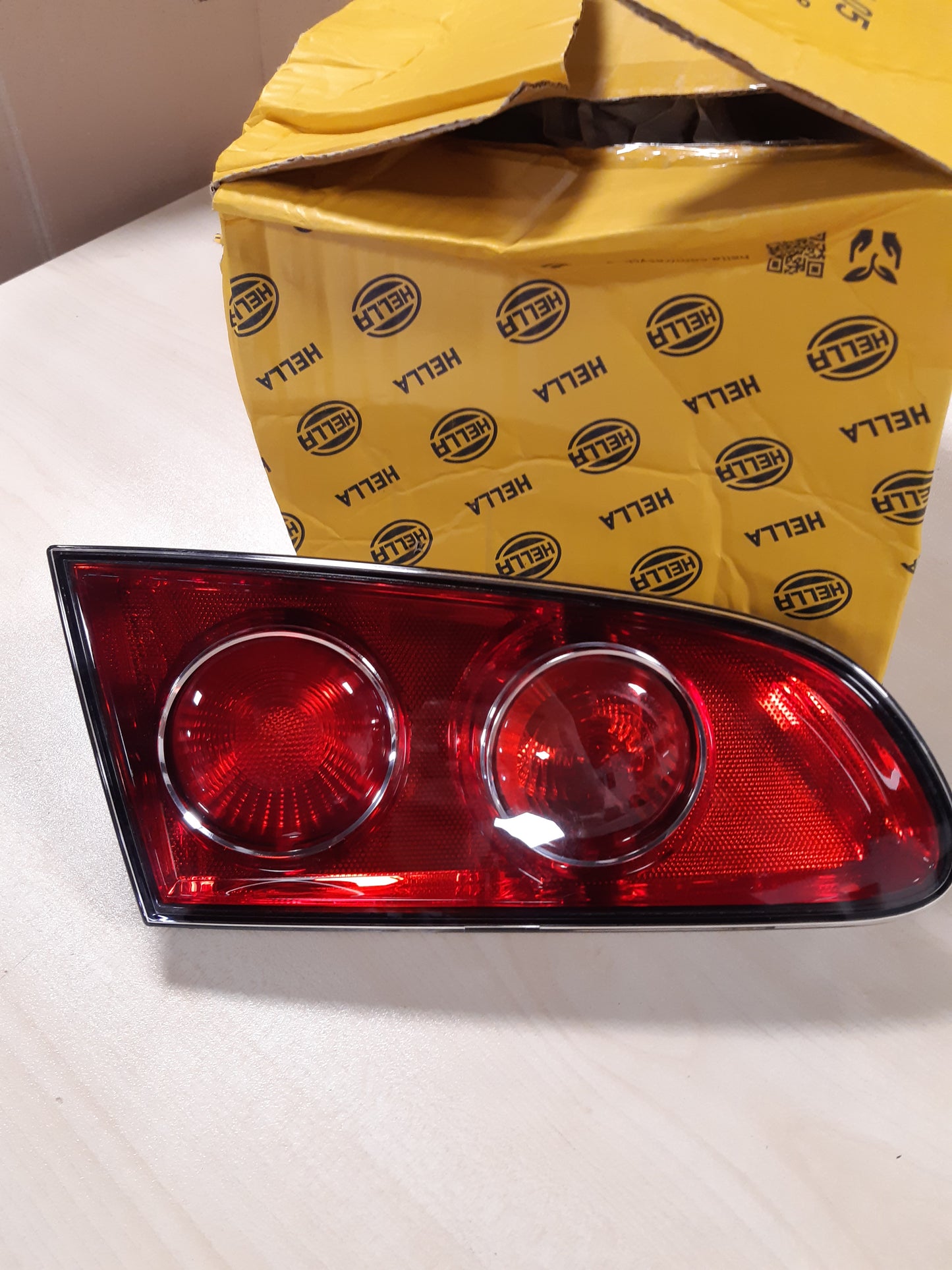 164372 - HELLA 9EL 964 951-001 Dritë e pasme, seksioni i brendshëm, ECE, për trafikun djathtas dhe majtas