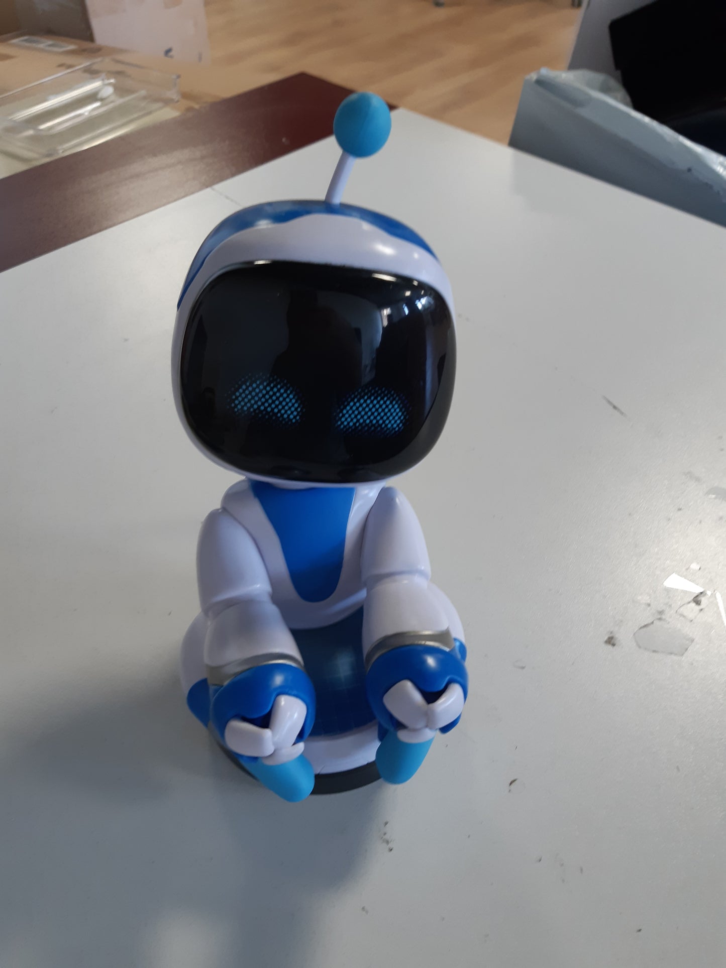 266521 - SONY Mbajtëse dhe mbështetëse telefoni për kontrolluesin Astro Bot Cableguys, Aksesorë lojërash për Xbox, PlayStation dhe shumicën e kontrolluesve standardë