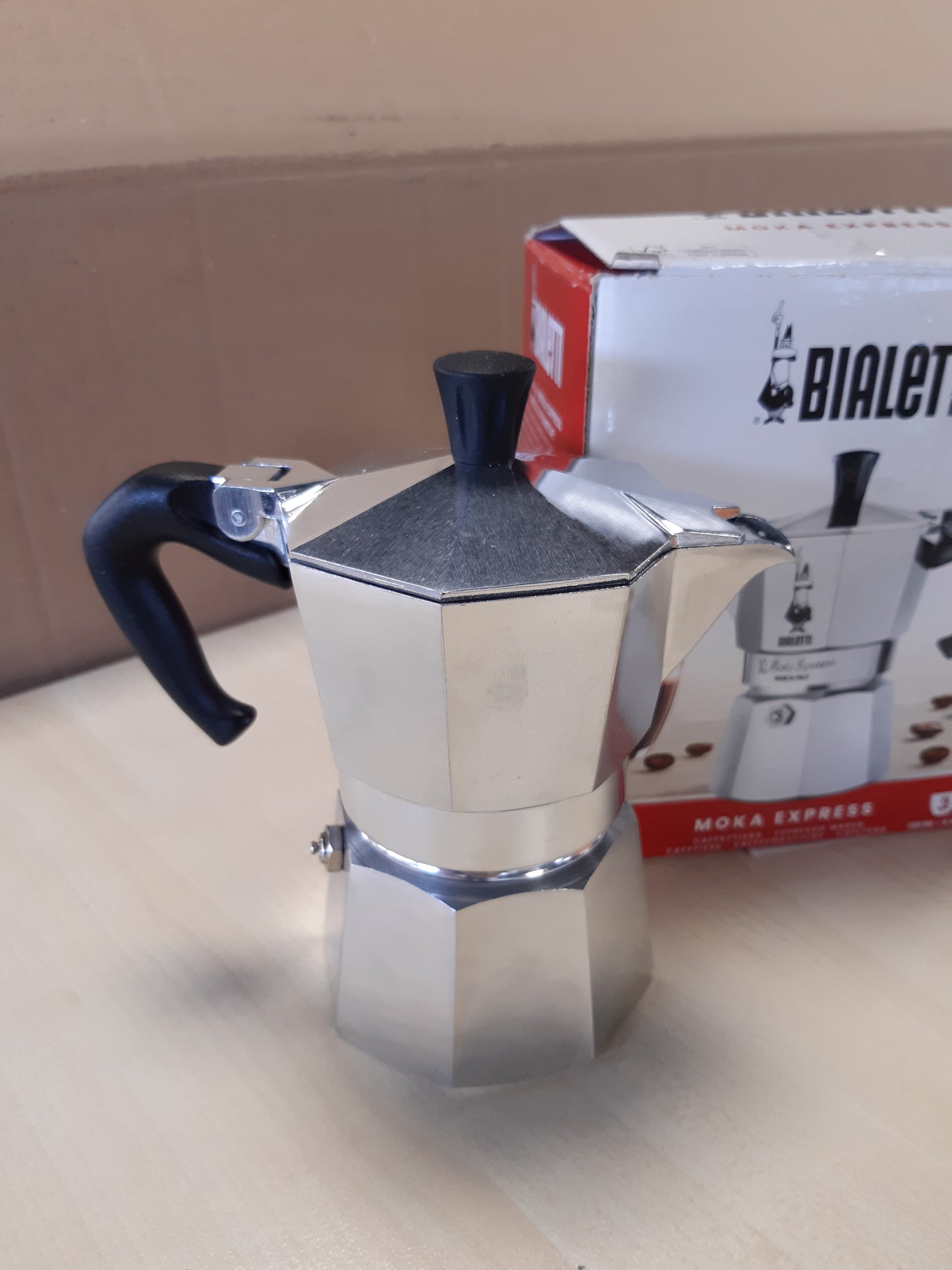 256225 - Bialetti Moka Express, Makinë ekspreso për kafe autentike italiane, enë Moka me 3 gota (130ml), alumin, argjend