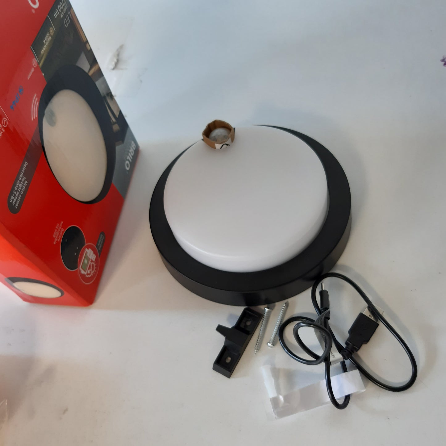 227889 - BRILONER – Llambë e jashtme me sensor lëvizjeje, llambë muri me bateri, 170 x 55 mm (th x h), dritë e bardhë e ngrohtë, e zezë