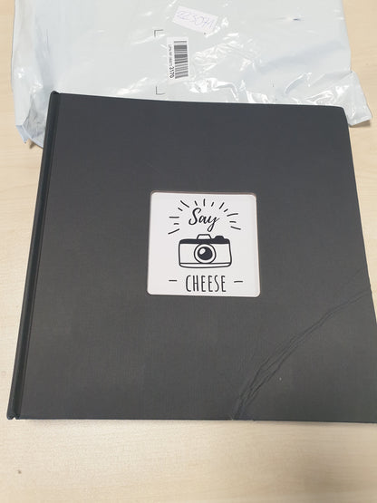 223071 - HAMA Album Fotosh Jumbo 'Fine Art' 30×30cm (100 Faqe të Zeza për 400 Foto 10×15cm, Dritare Kopertine e Personalizueshme, Format Elegant Katror) i Zi