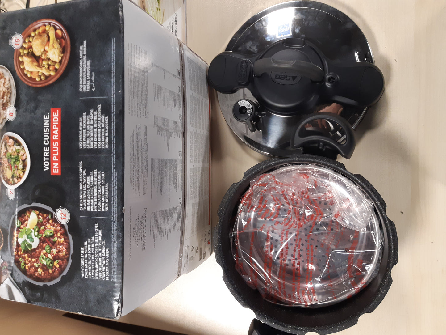 170048 - SEB Tenxhere me Presion Clipsominut'Ultra Resist, Efekt Guri, Kapacitet 5L, për Përdorim me Induksion, përfshirë Libër Recetash, Prodhuar në Francë, P4705105