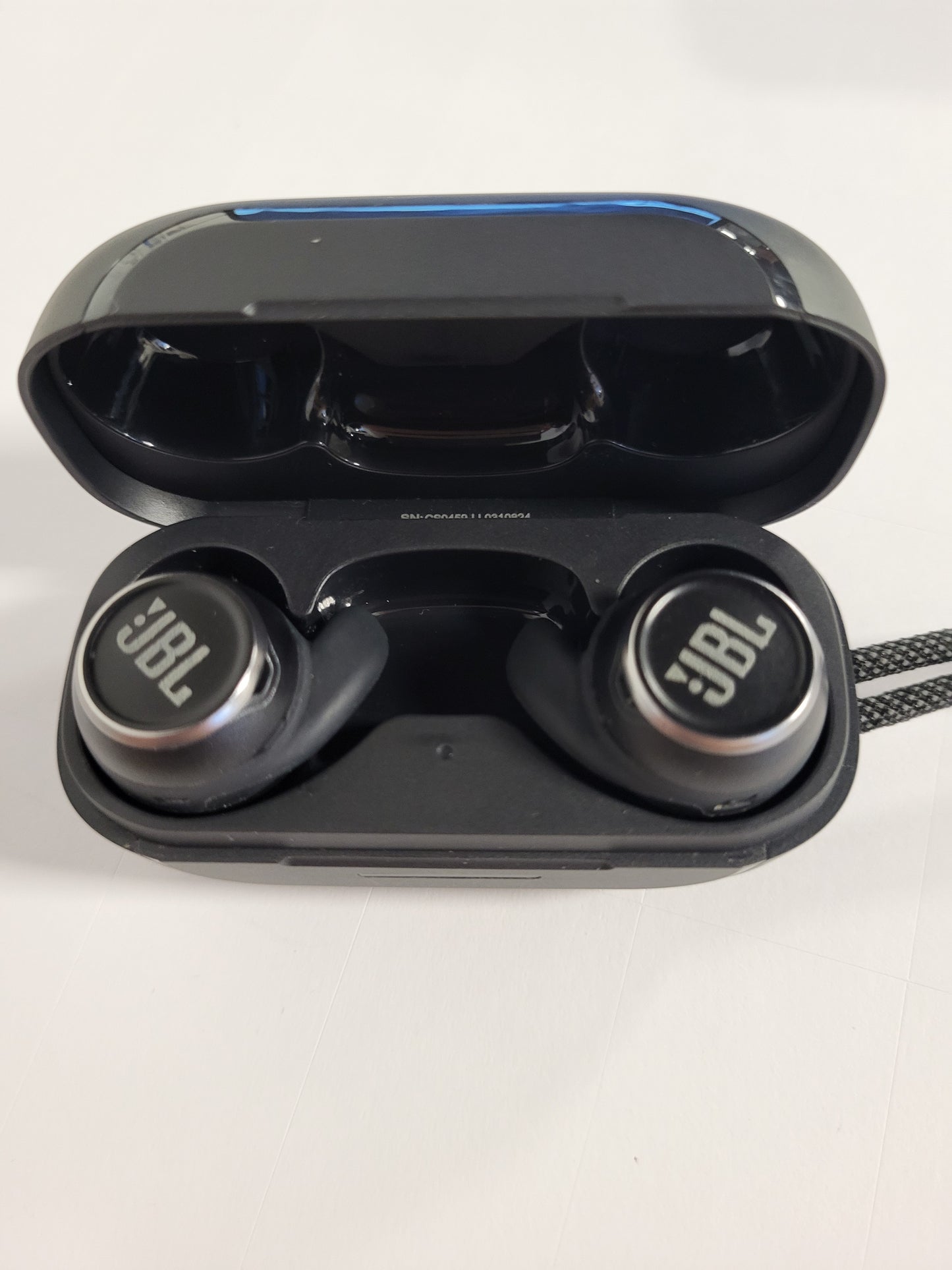 266065 - JBL Kufje Reflect Aero In-Ear, teknologji adaptive për anulimin e zhurmës, papërshkueshëm nga uji, jetëgjatësi baterie 8 orë, e zezë