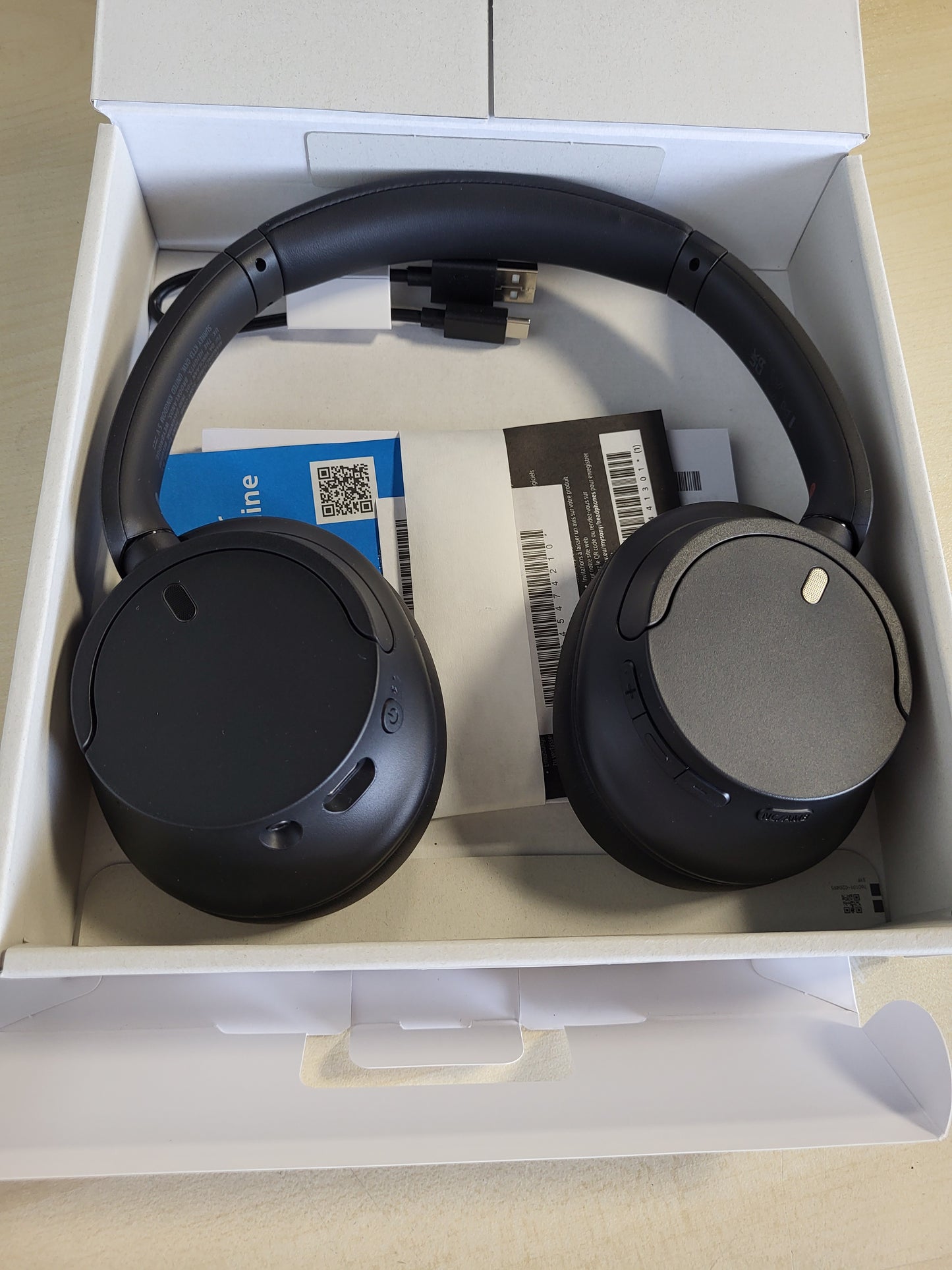 266078 - SONY WH-CH720N - Kufje pa tel Bluetooth, anulim zhurmash, mikrofon i integruar, jetëgjatësi baterie deri në 35 orë, karikim i shpejtë, i zi