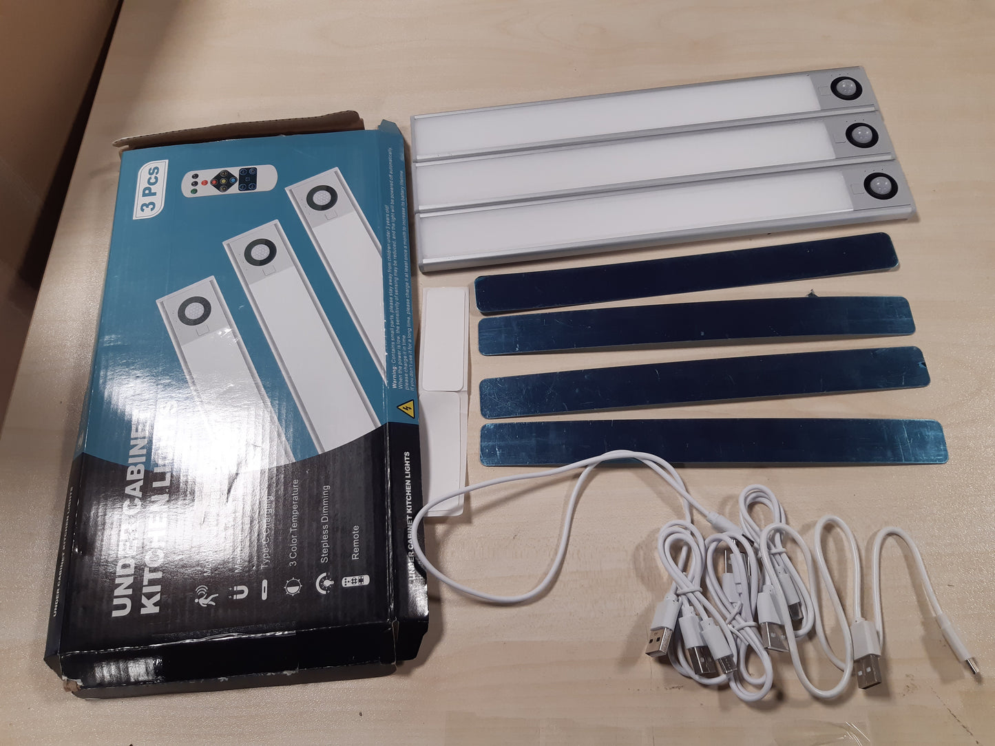 209486 - QNUJN Dritë Kuzhine Nën Dollap, LED 72 Drita, Sensor Lëvizjeje, Tipi-C 2200mAh të Rikarikueshme, 3 Temperatura Ngjyrash të Rregullueshme, 30cm, me Telekomandë, Pako e 3