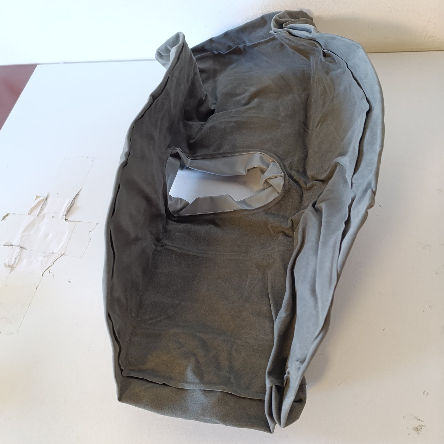 197959 - JUKIBOLE Jastëk Sediljeje Ortopedike i Fryrë prej PVC, Për Karrige Zyrtare dhe Makinë, Ngjyra Gri, Madhësi 48x36x10cm, Ergonomik për Hemorroide dhe Lehtësim të Koksiksit