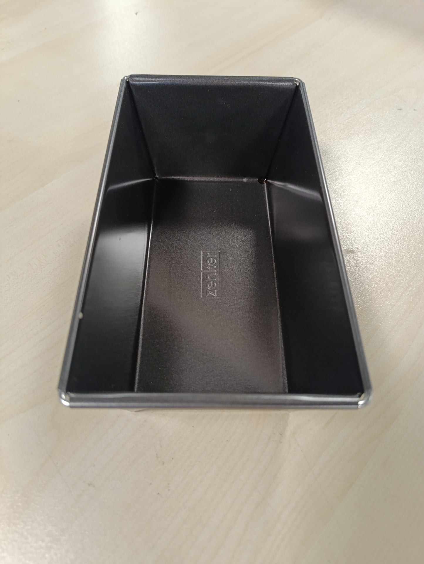253910 - ZENKER Mini Tavë Buke 20cm, fletë çeliku, tavë buke me shtresë jo-ngjitëse, 1 copë