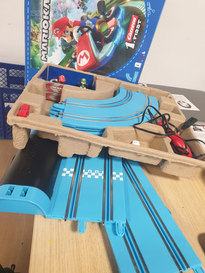 260725 - Carrera FIRST Mario Kart™ – Set Fillestar Mario vs Luigi