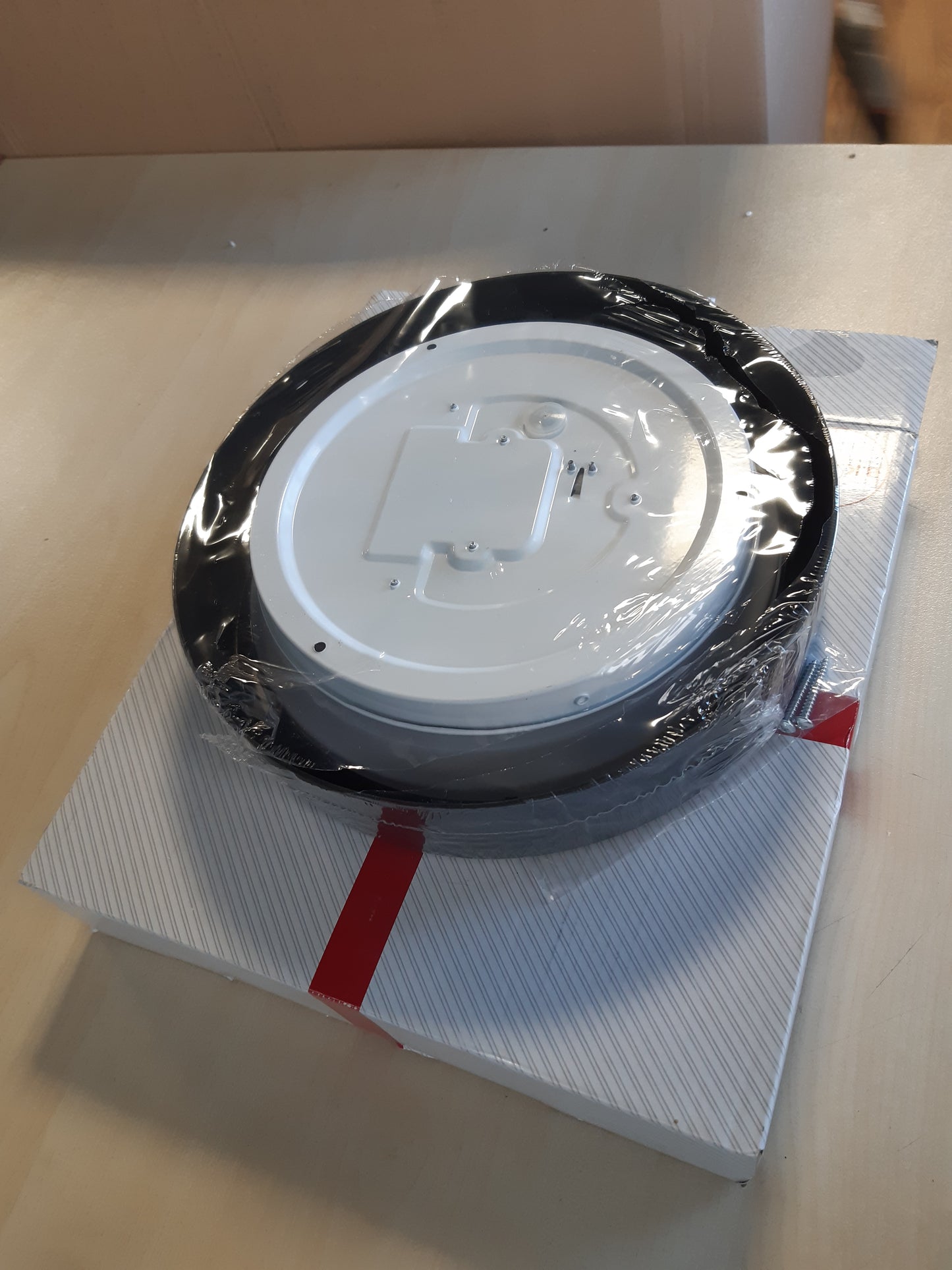 214681 - B.K.LICHT Dritë Tavani LED 12W 4000K 25cm Diametër I 1200 Lumen I Dritë e Bardhë Neutrale I E Zezë Mat