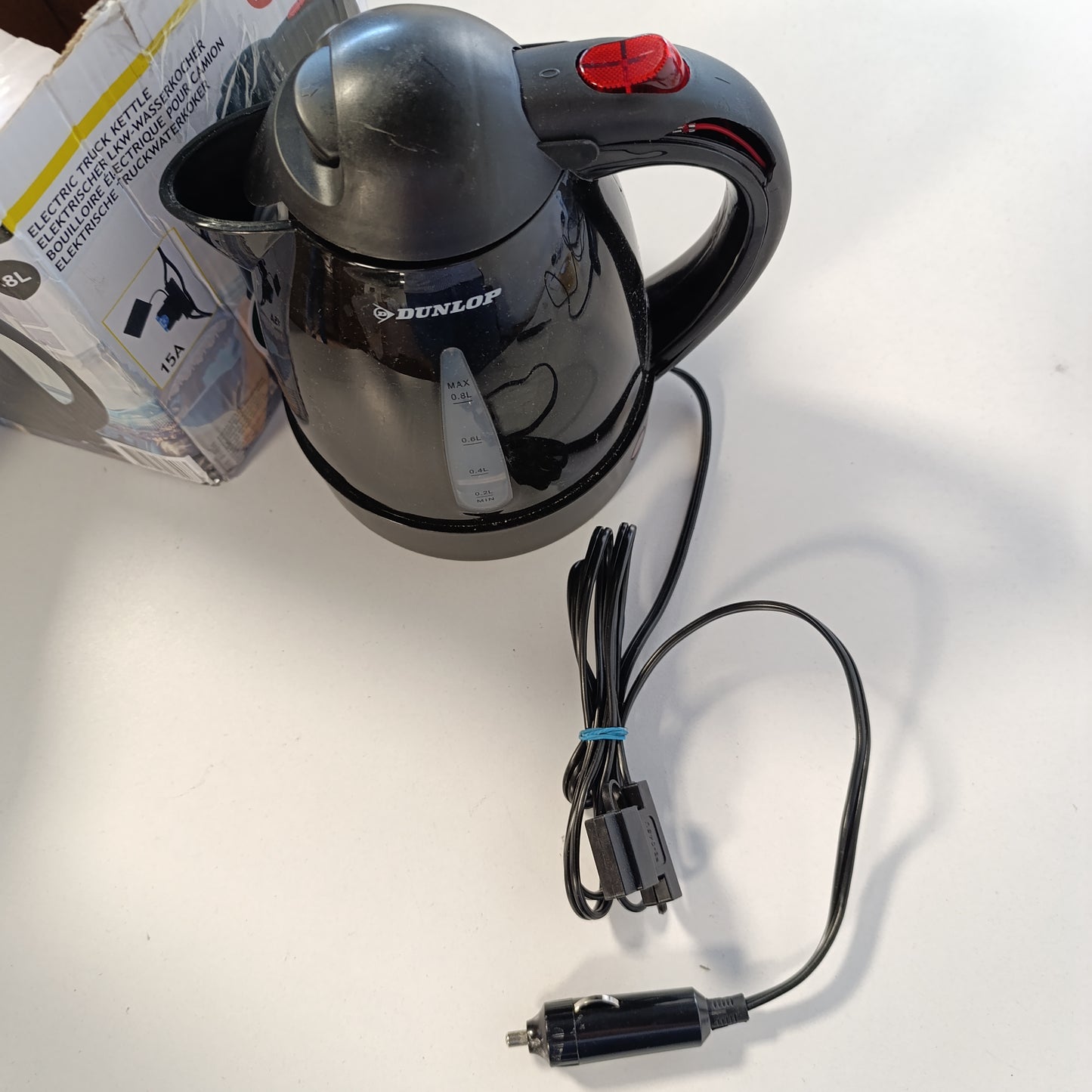 162808 - DUNLOP Çajniki Elektrik për Udhëtim 24V, Kapacitet 0.8L, me Prizë për çakmak Makine, i Zi, Mbushje të Thata dhe Ndërprerëse Termike – për Çaj, Kafe dhe Supë