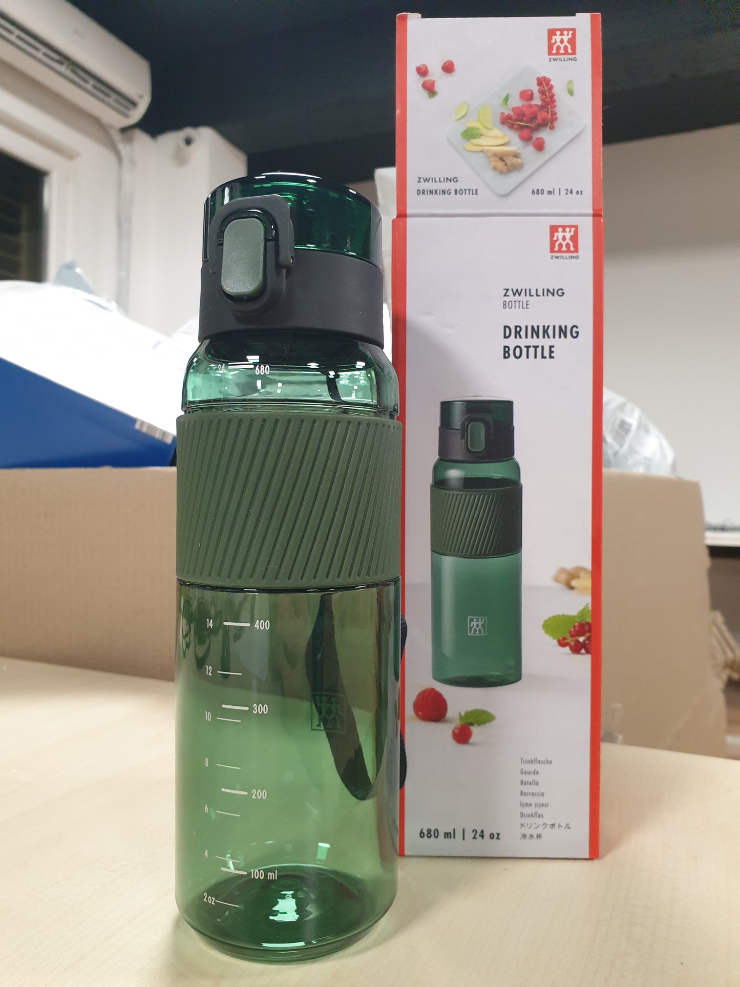 241862 - ZWILLING - Shishe për pije pa BPA, shishe uji për fitnes, kohë të lirë dhe zyrë, shishe sportive e bërë nga Tritan, jeshile e errët, 680 ml