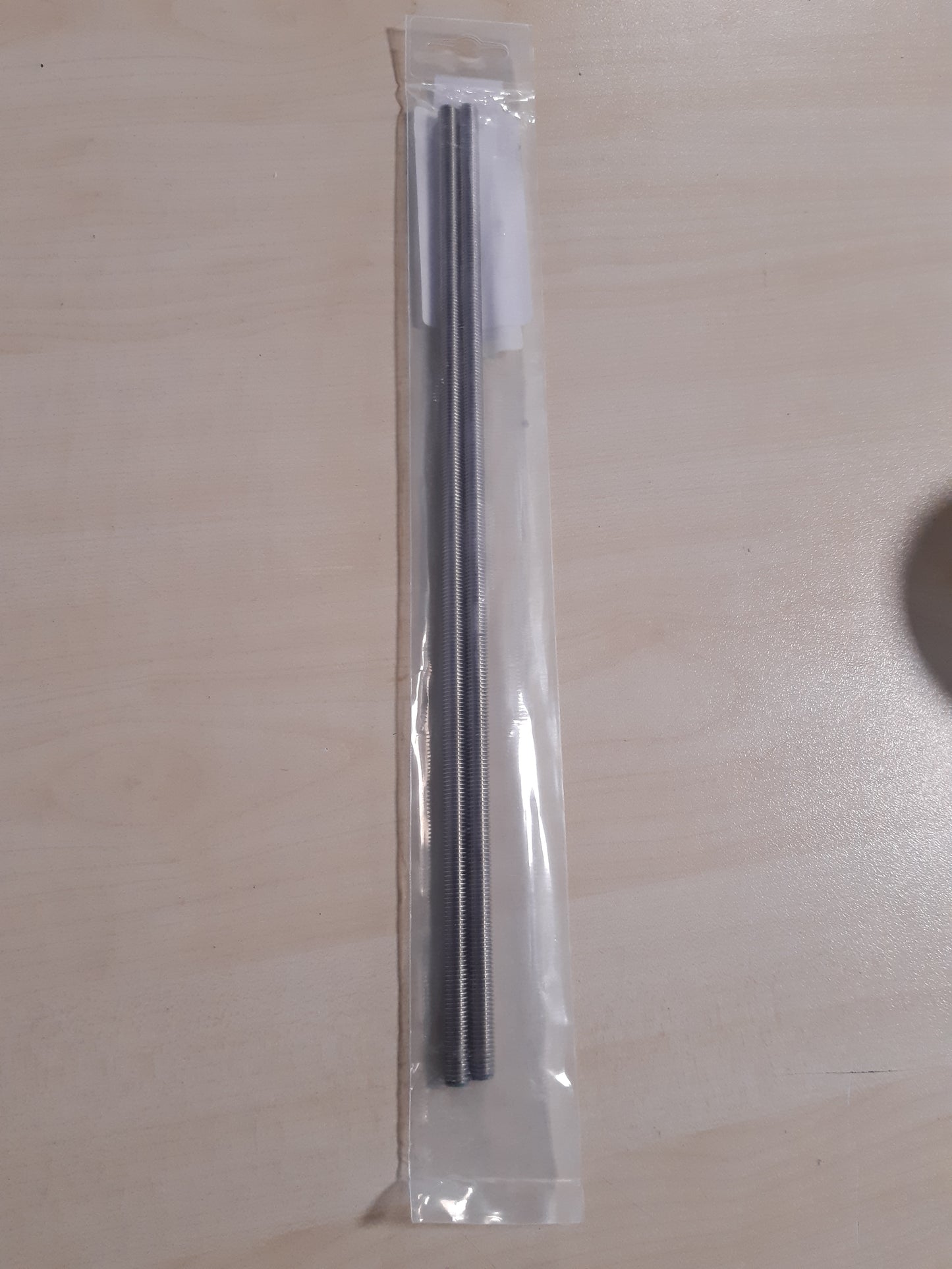 165213 - HELPMATE - Set 2 Shufra M8 x 330mm prej Çeliku Inox A2 me Fileto Metrike, Klasa 4.8, DIN 976, Argjend