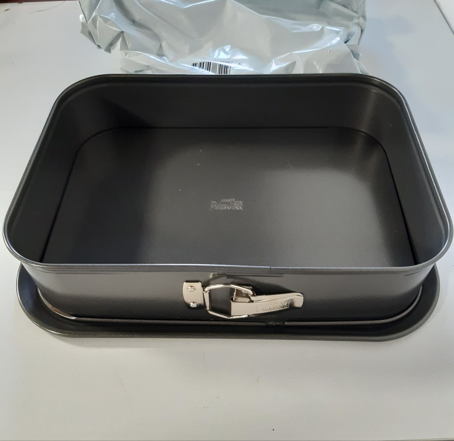 255726 - BIRKMANN Tavë drejtkëndëshe me sustë Easy Baking, 34 x 23.5 cm, çelik karboni, veshje jo-ngjitëse, pa PFOA, garanci 5-vjeçare, 881716