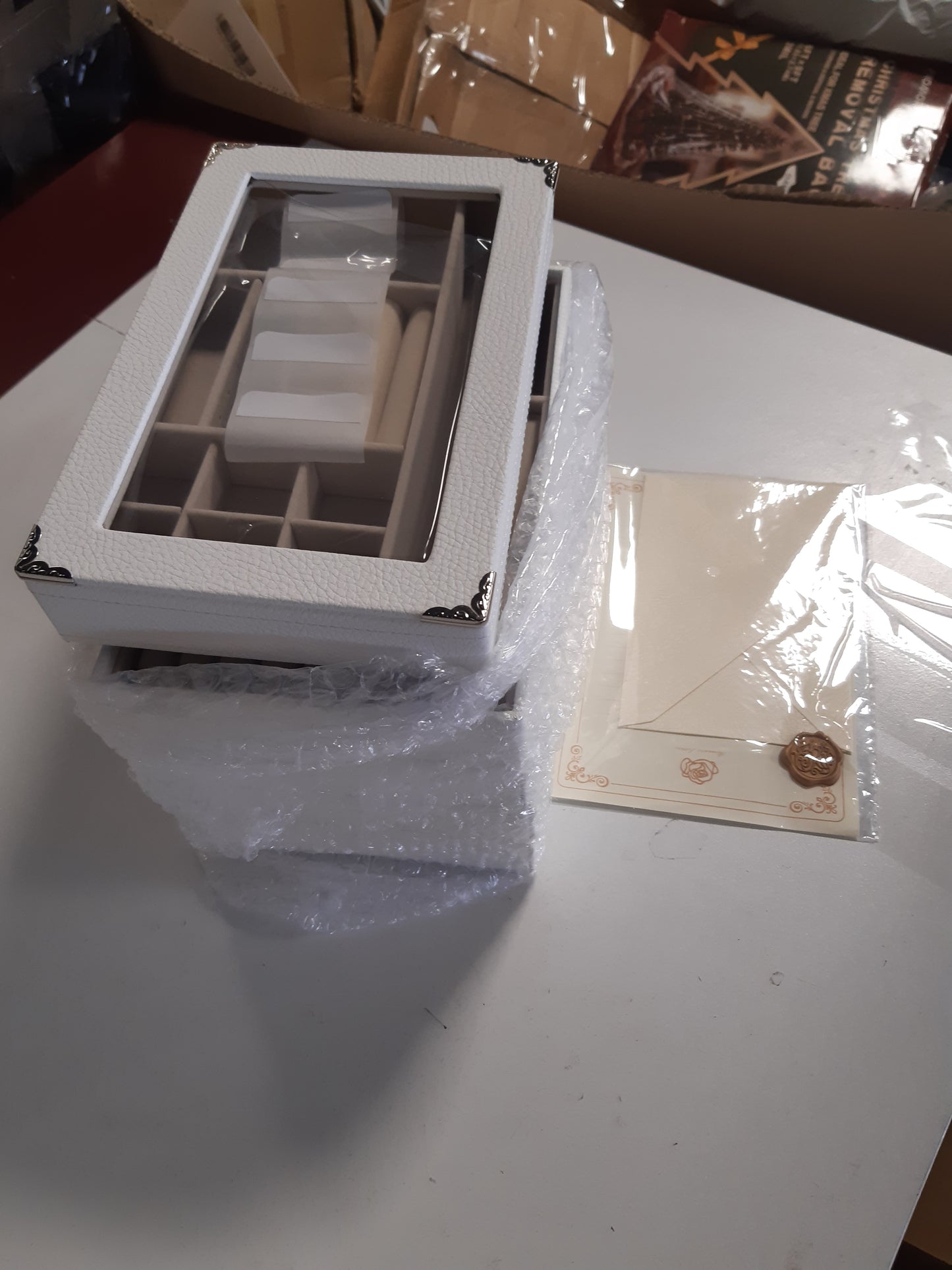 213943 - BOXUDELI Tabaka bizhuterish me 5 nivele, kuti e madhe bizhuterish, organizues për ruajtjen e bizhuterive (i bardhë, 5 shtresa)