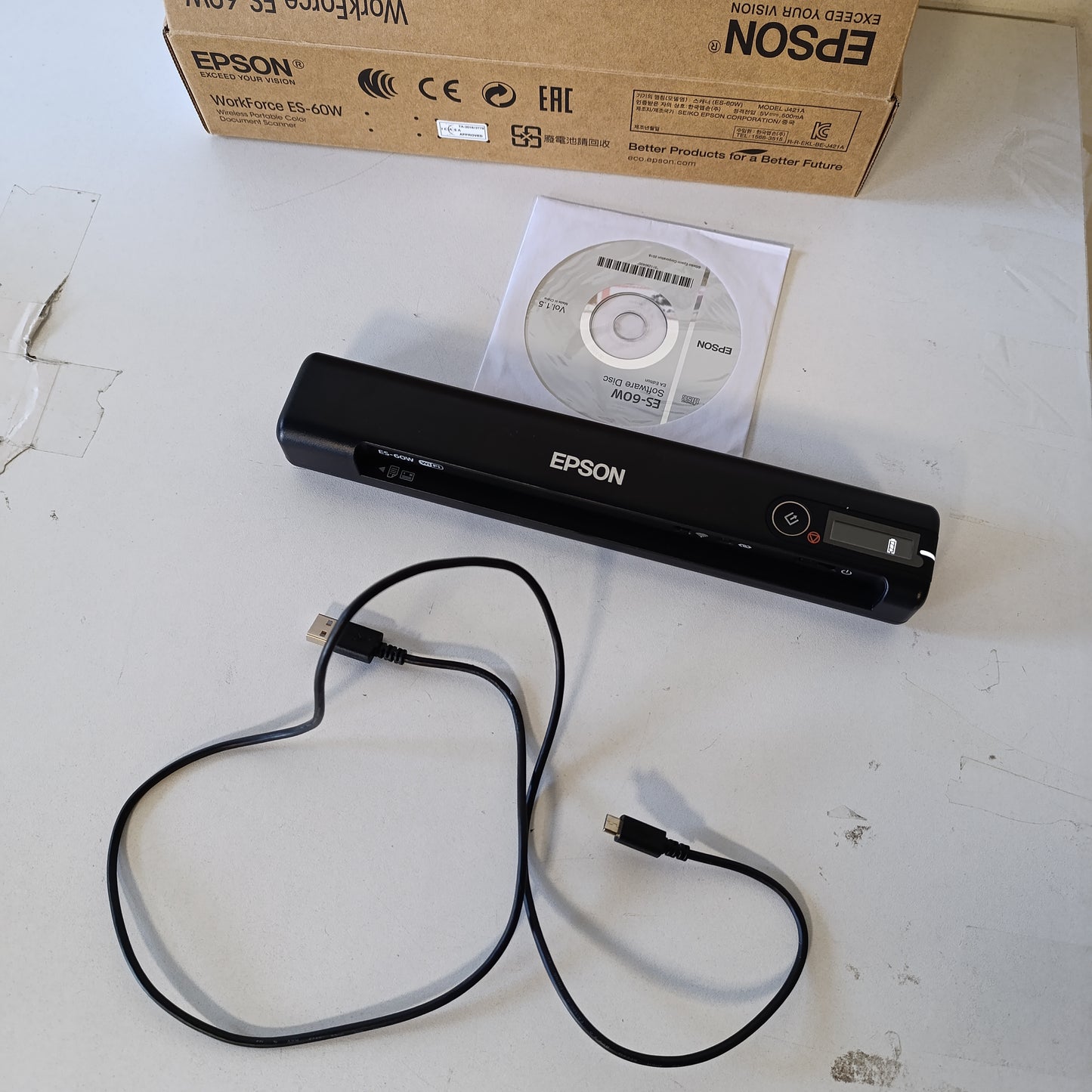 267585 - EPSON WORKFORCE ES-60W – Skaner Dokumentesh i Lëvizshëm, Me bateri, WiFi, ekran LCD, 4 sekonda për faqe, softuer ScanSmart, ushqyes automatik dokumentesh, i zi