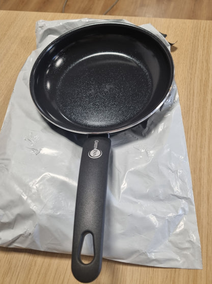 213422 - GREENPAN Tigan 20 cm, shtresë qeramike jo ngjitëse e shëndetshme, pa PFAS, i pajtueshëm me induksion, i sigurt për lavastovilje, i zi