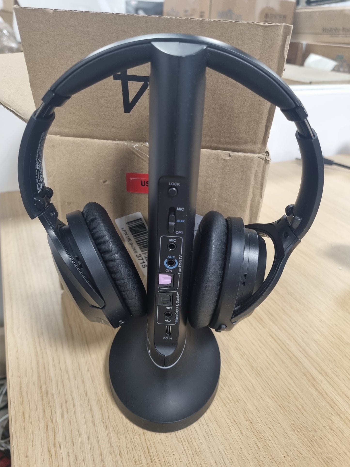 85226 - AVANTREE Opera - Kufje Pa Tel për Televizor me Volum të Përmirësuar dhe Modalitet Dialogu të Qartë, Rreze Transmetimi 50m, përshtatshme për të Moshuarit, Baza Karikimi.