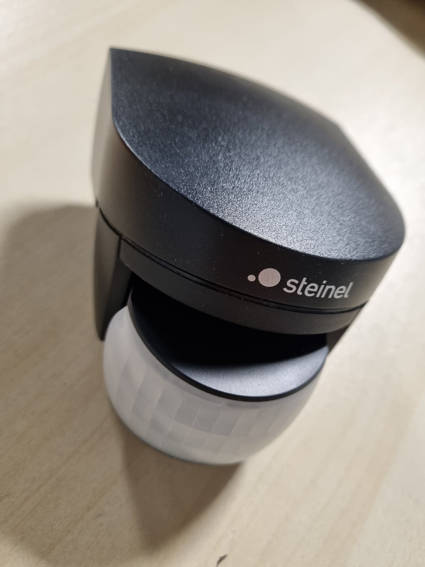 217639 - STEINEL Detektor lëvizjeje IS 140-2, i zi, sensor lëvizjeje 140°, rreze veprimi maksimale 14 m, përdorim i brendshëm dhe i jashtëm, IP54