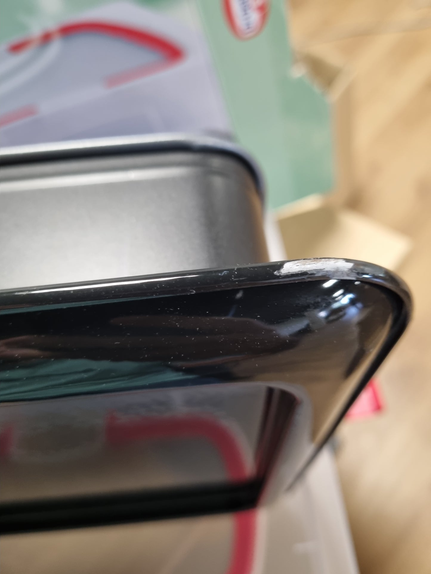 217453 - DR. OETKER Tavë drejtkëndëshe me sustë me bazë servirjeje dhe mbulesë 43.5 x 29.5 x 10.5 cm, tavë katrore pjekjeje me bazë të sheshtë rezistente ndaj prerjeve dhe gërvishtjeve dhe veshje smalti, veshje jo-ngjitëse