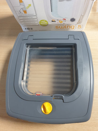 213483 - FERPLAST Derë për Mace dhe Qen të Vegjël, Hyrje dhe Dalje e Kontrolluar me 4 Drejtime