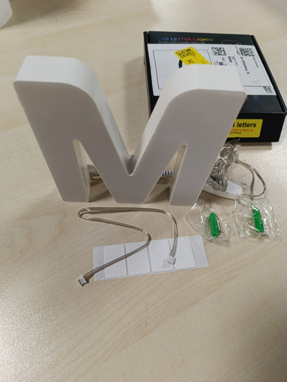 257691 - Drita LED ME SHKRONJA TË ALFABETIT, Shkronja LED që ndryshojnë ngjyrë, Furnizim me energji USB, Kontroll me aplikacion, Me errësim, Dekorim për ditëlindje, Krishtlindje, dasëm, festë, Ditën e Nënës - Shkronja M