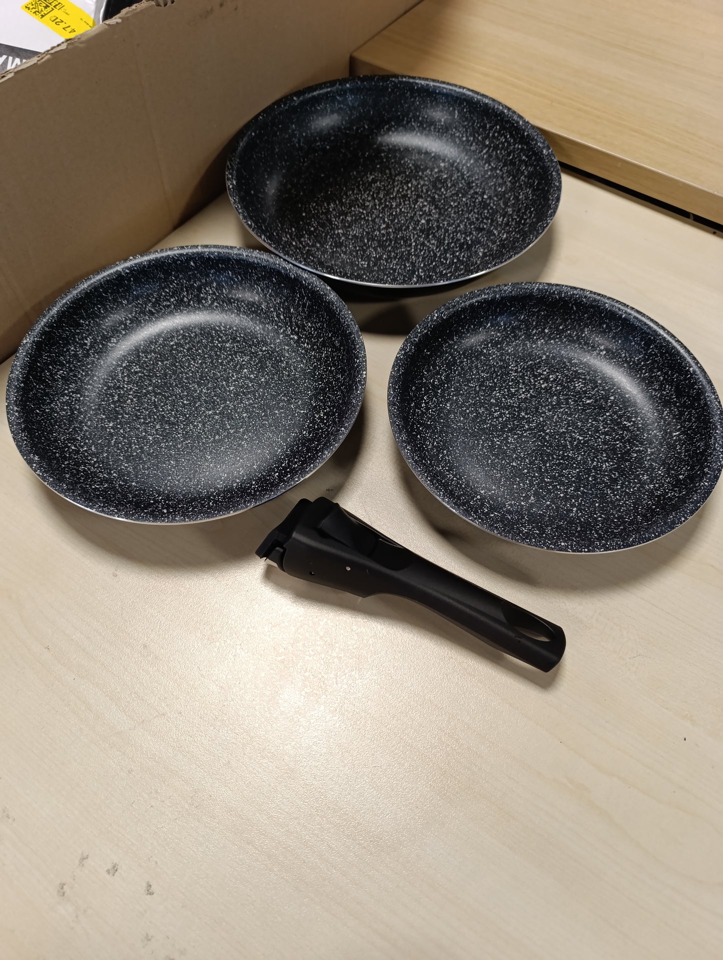 255629 - BERGNER Set Tiganësh me 3 Pjesë, Alumini i Presuar dhe Jo-Ngjitës, 20, 24 dhe 28 cm, dorezë ergonomike, për të gjitha sobat dhe furrat