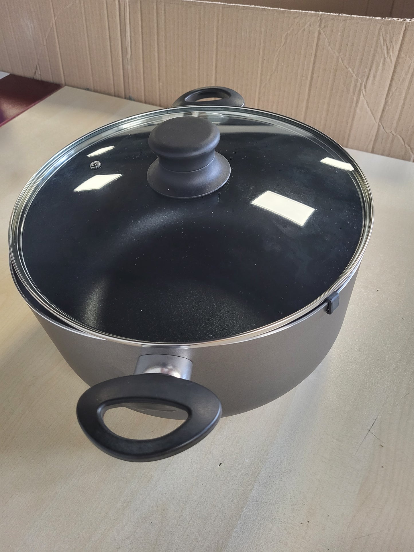 195288 - HOMATZ Tenxhere për Supë, Kapaciteti 8L, Madhësia 28cm, e Madhe me Dorezë, Material Jo-Ngjitës, me Kapak Qelqi