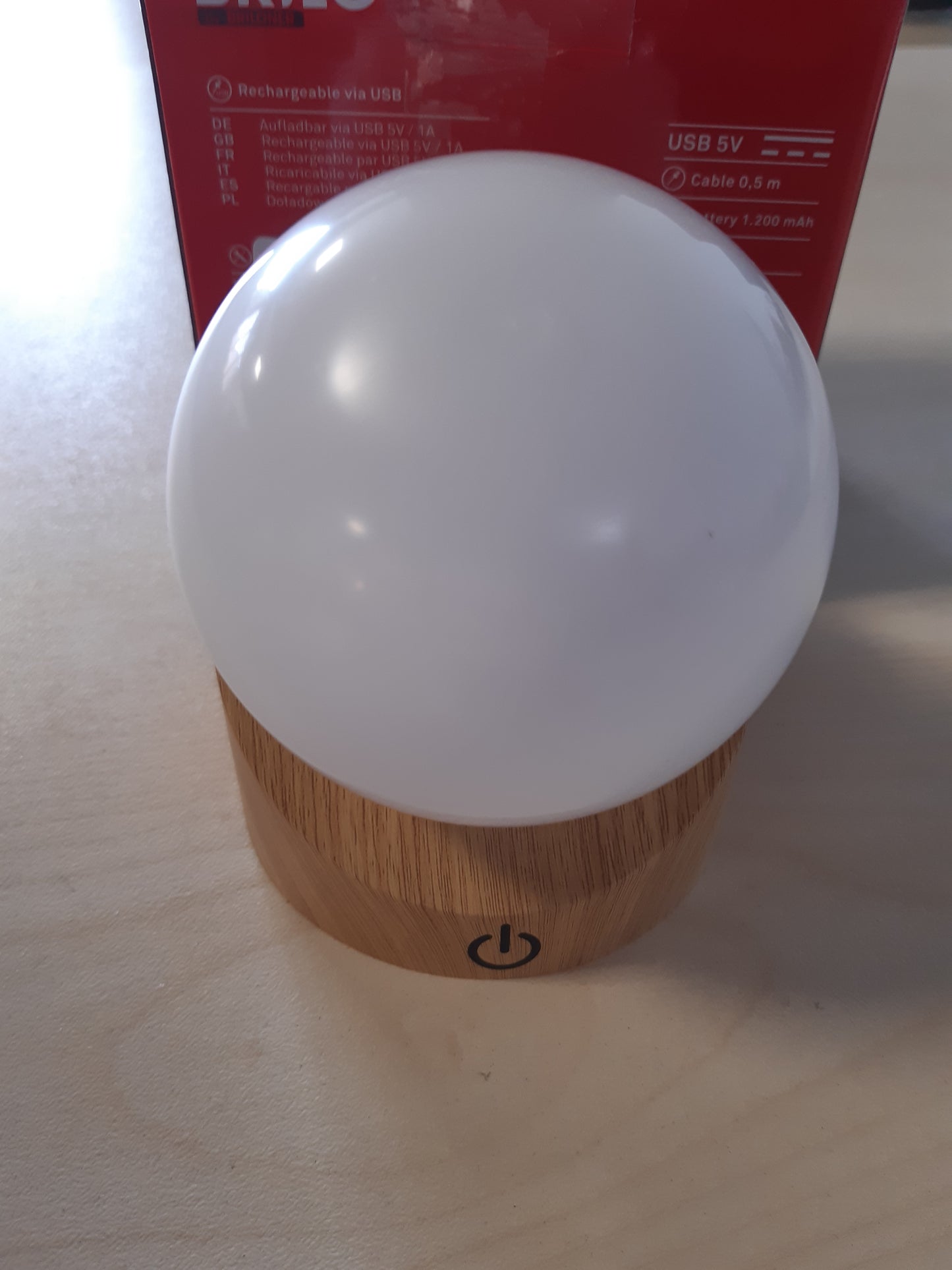 185535 - BRILONER - Llambë LED Mini Tavoline pa Tel me IP54, Kontroll Preke, Bateri dhe Burim Drite të Ndërrueshëm, Llambë Nate në Formë Globi, 10x8x9cm, Material Druri